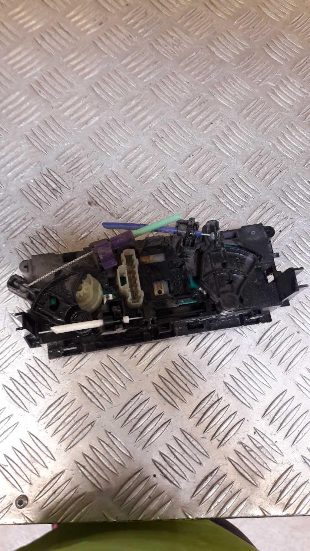 Commande chauffage PEUGEOT 207 PHASE 1 Essence - 1