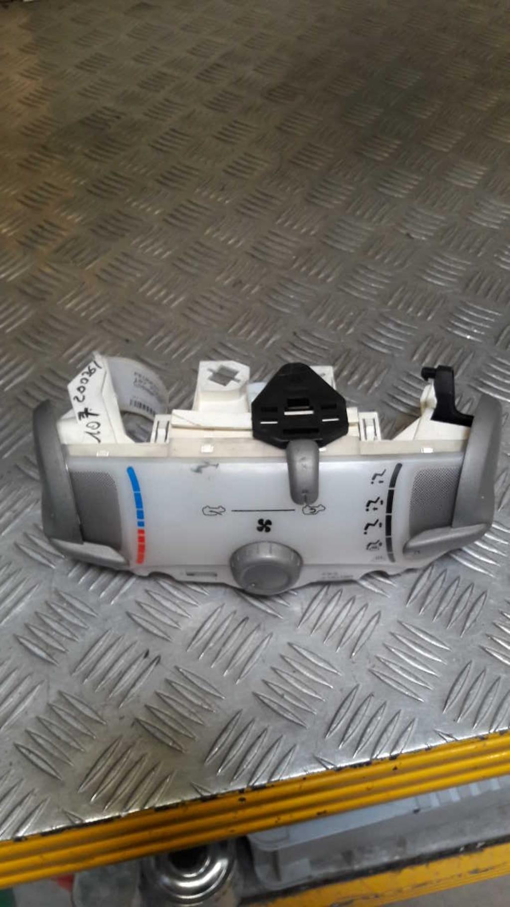 Commande chauffage PEUGEOT 107 PHASE 1 Essence - 1