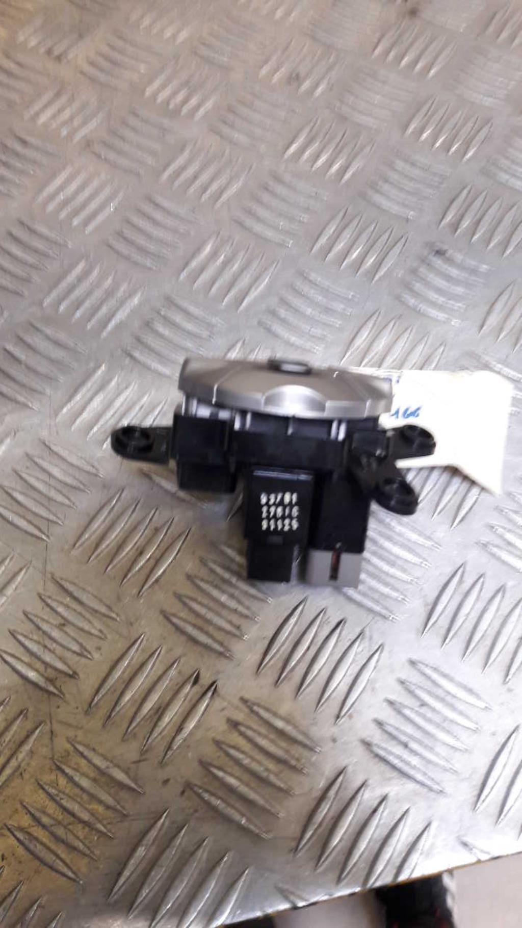Commande degivrage lunette arriere HYUNDAI COUPE 1 Essence - 1