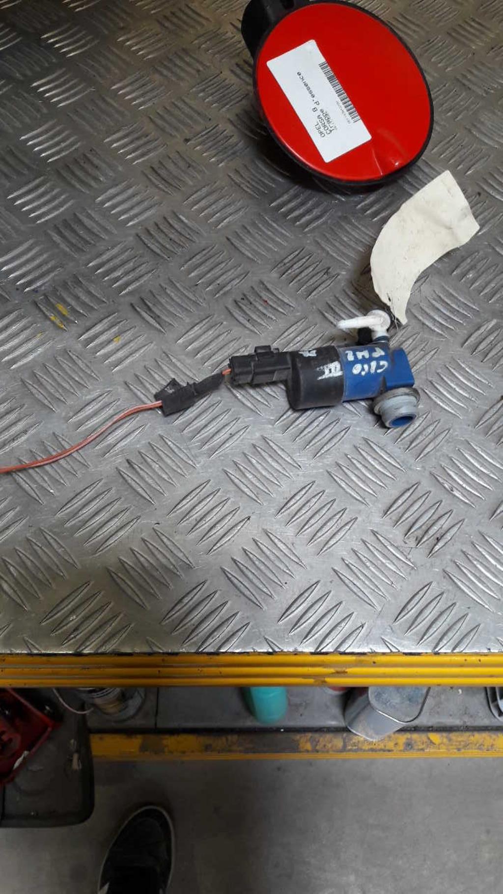 Pompe lave glace avant RENAULT CLIO 3 PHASE 2 Diesel - 1
