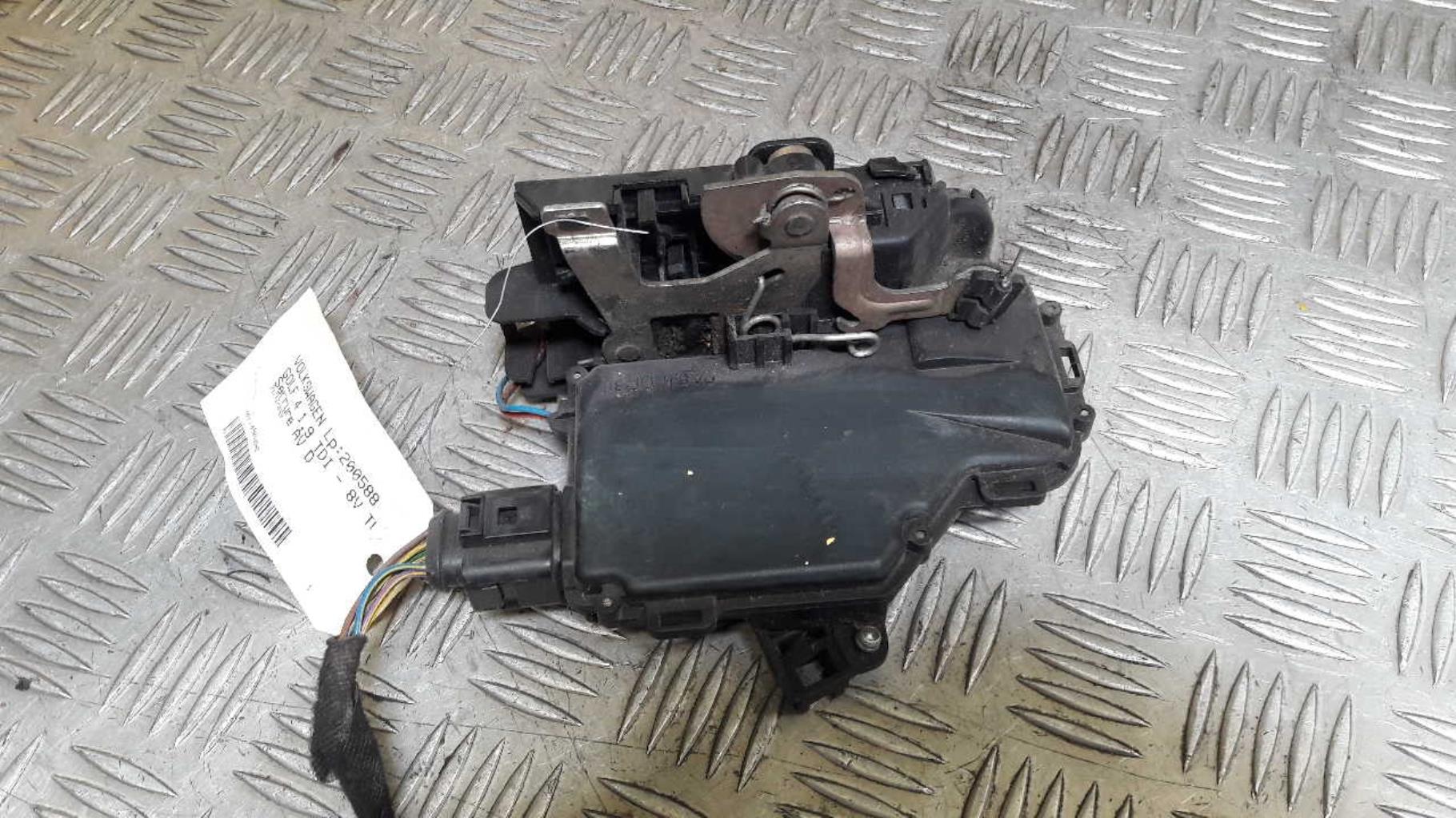Serrure avant droit VOLKSWAGEN GOLF 4 Diesel - 1