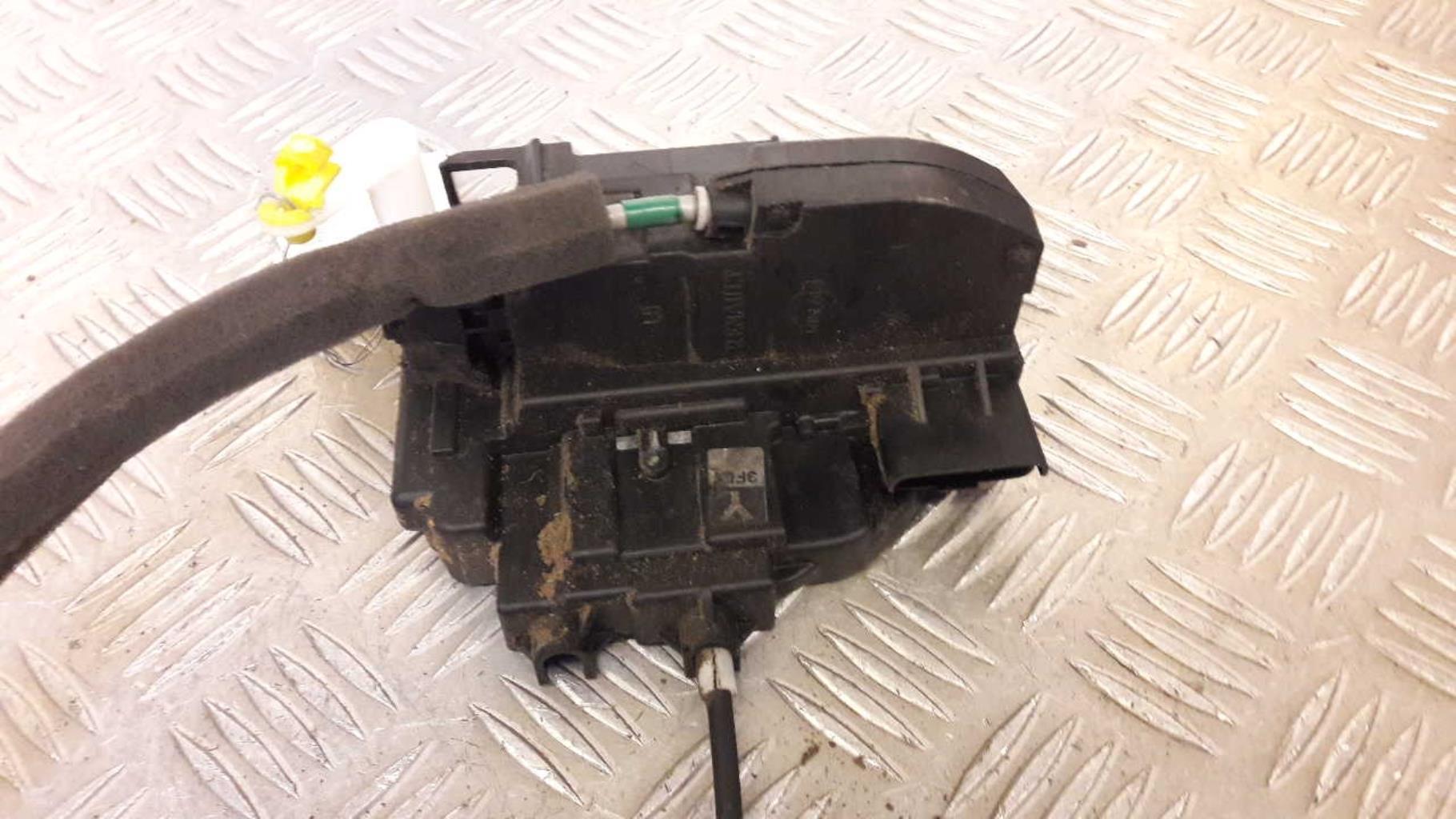 Serrure avant gauche NISSAN MICRA 3 PHASE 1 Essence - 1
