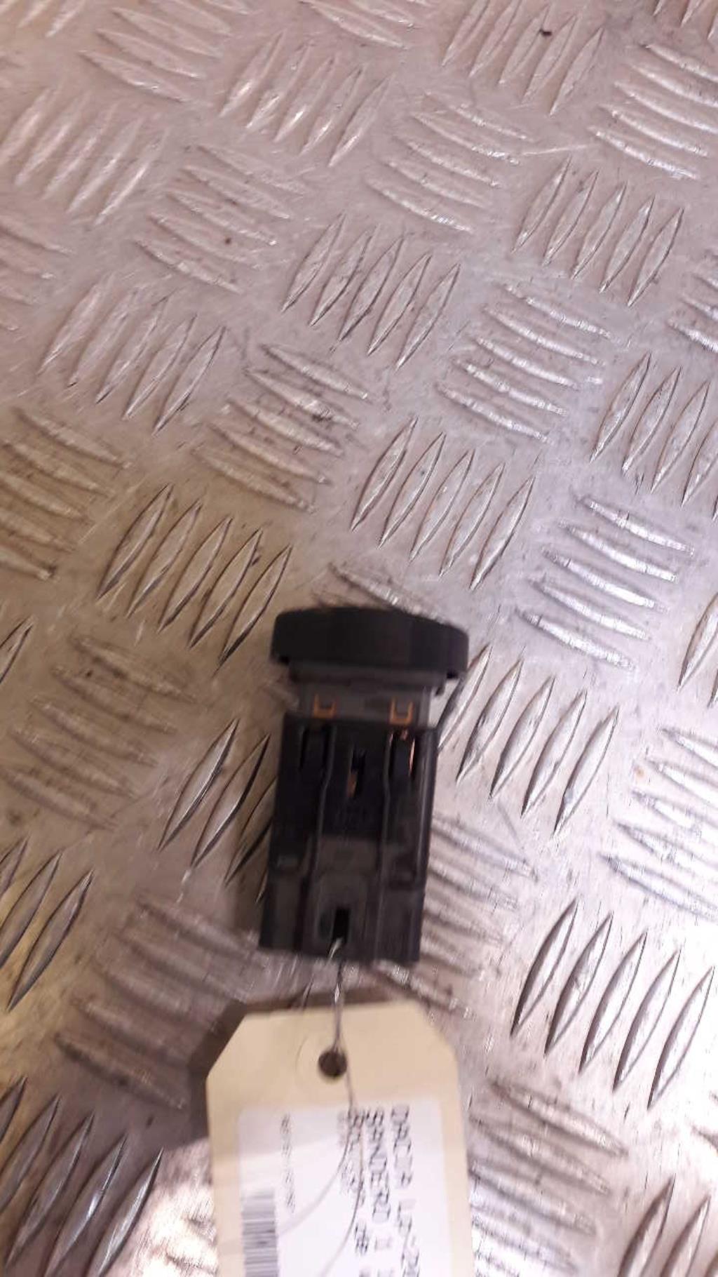 Bouton de warning DACIA SANDERO 1 Essence/GPL - 1