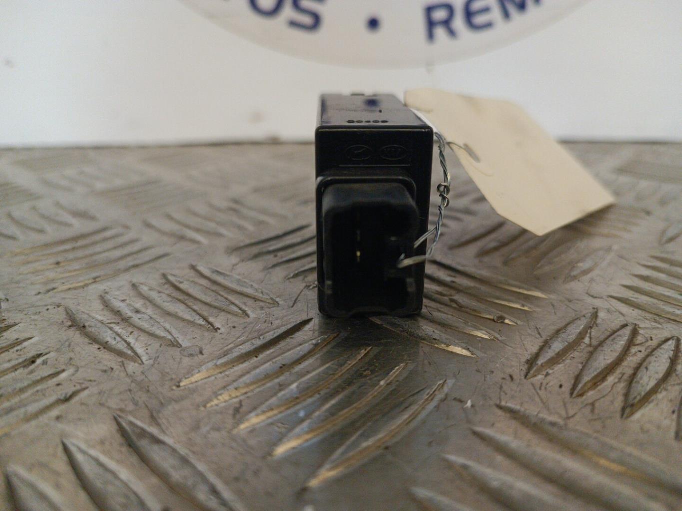 Commande de reglage hauteur de phare KIA CARENS 3 Diesel - 1
