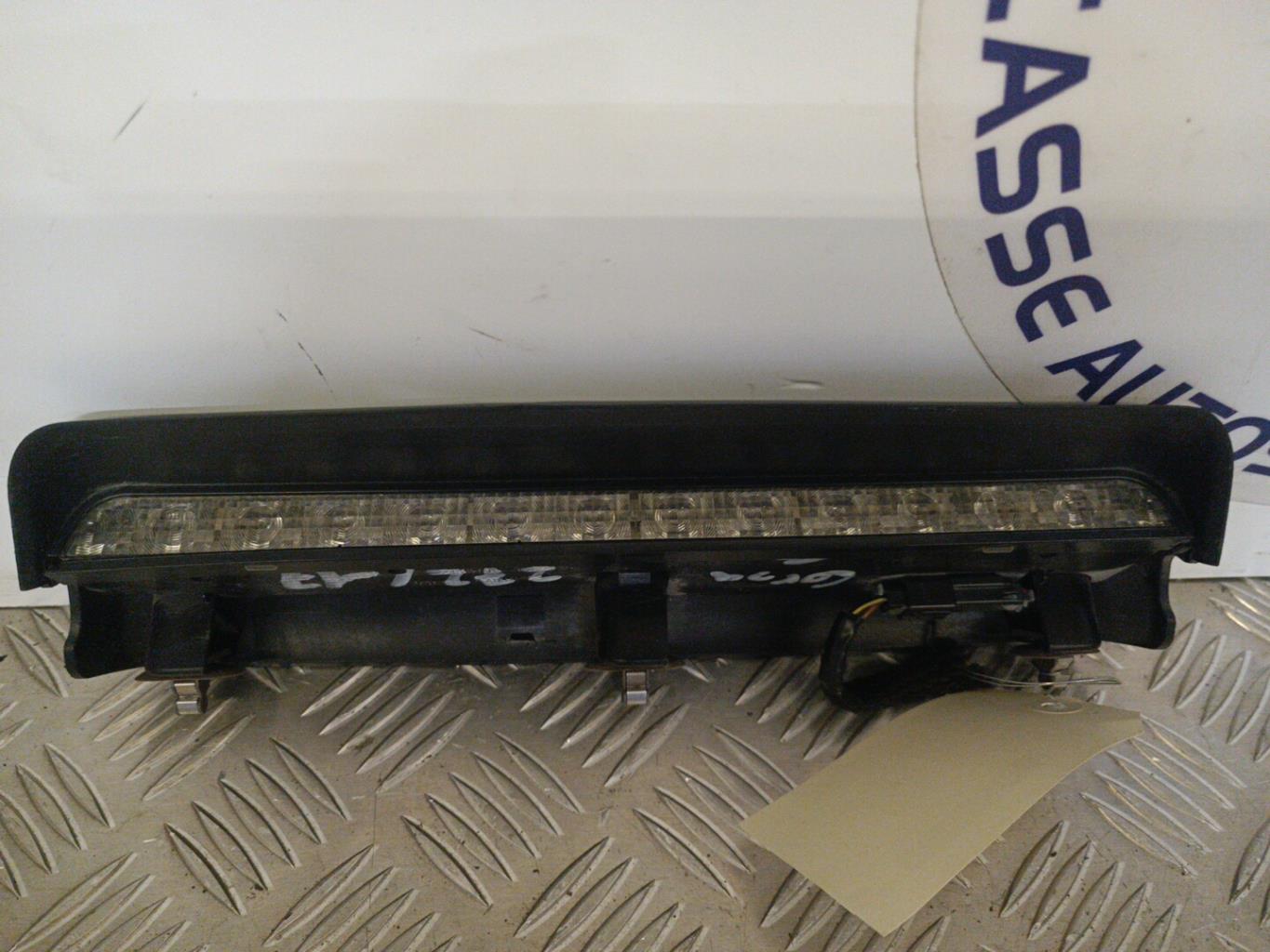 Feu arriere stop central OPEL CORSA C PHASE 1 Essence - 1
