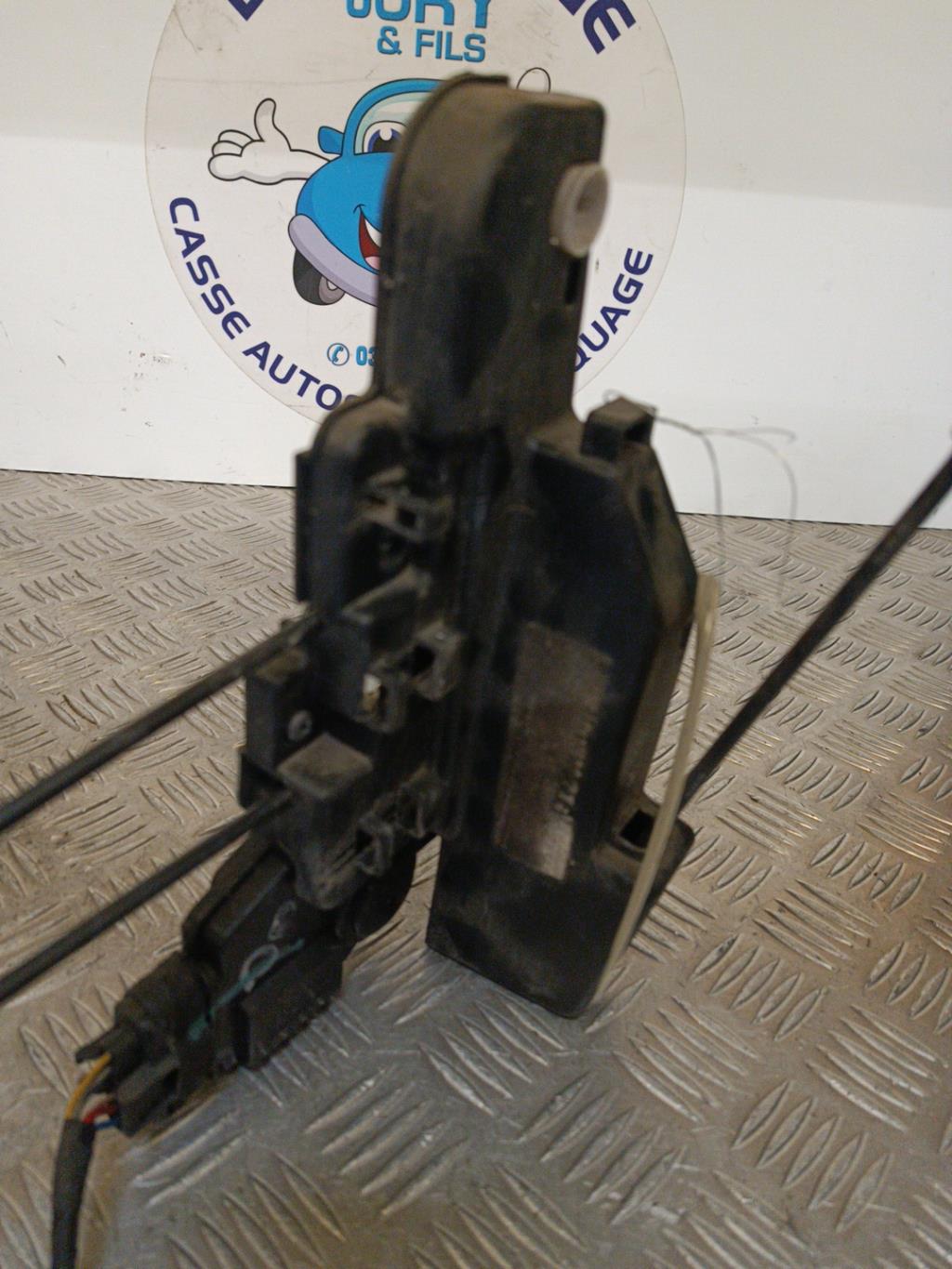 Serrure avant gauche KIA CARENS 3 Diesel - 1