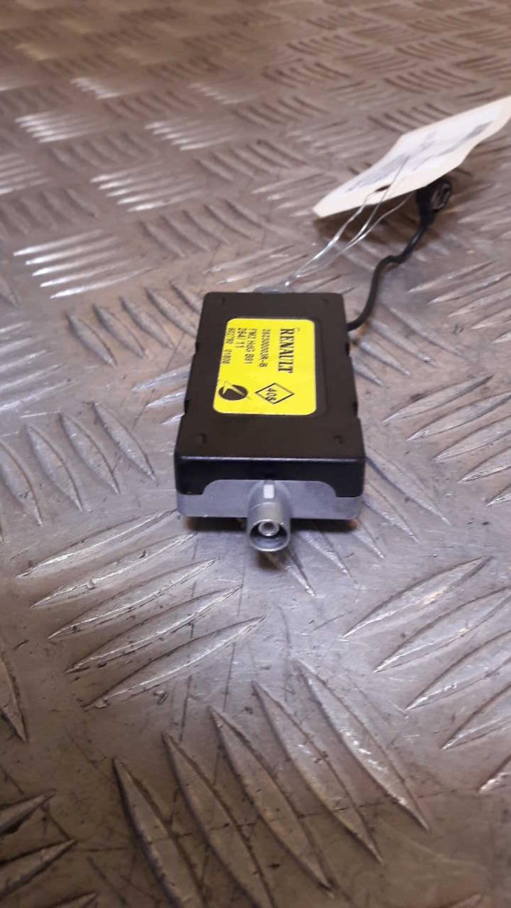 Amplificateur audio RENAULT SCENIC 3 PHASE 1 Diesel - 1