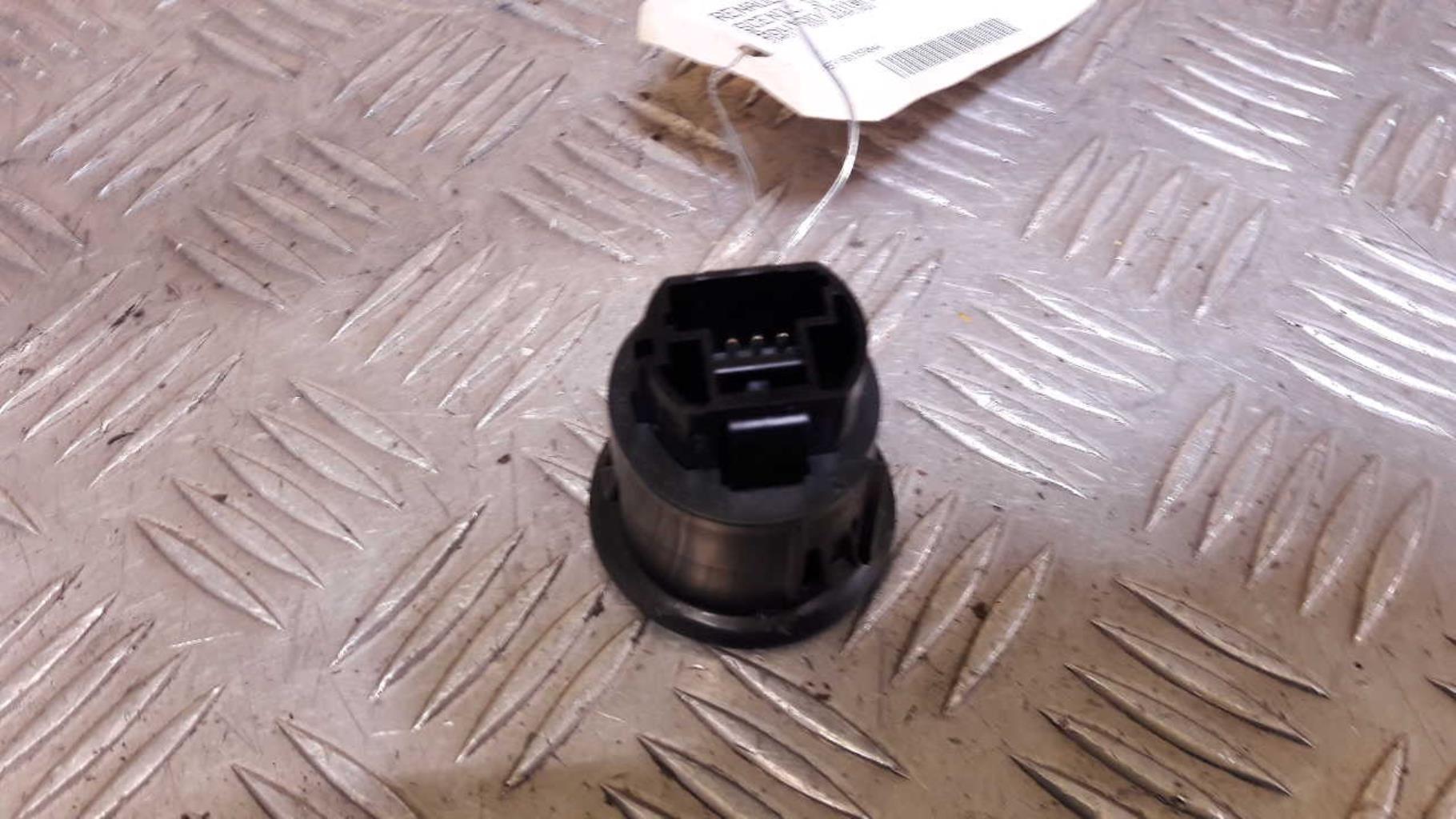 Bouton/Interrupteur RENAULT SCENIC 3 PHASE 1 Diesel - 1