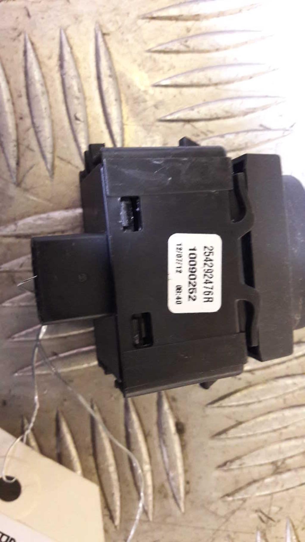 Bouton/Interrupteur RENAULT ZOE 1 Electricité - 1