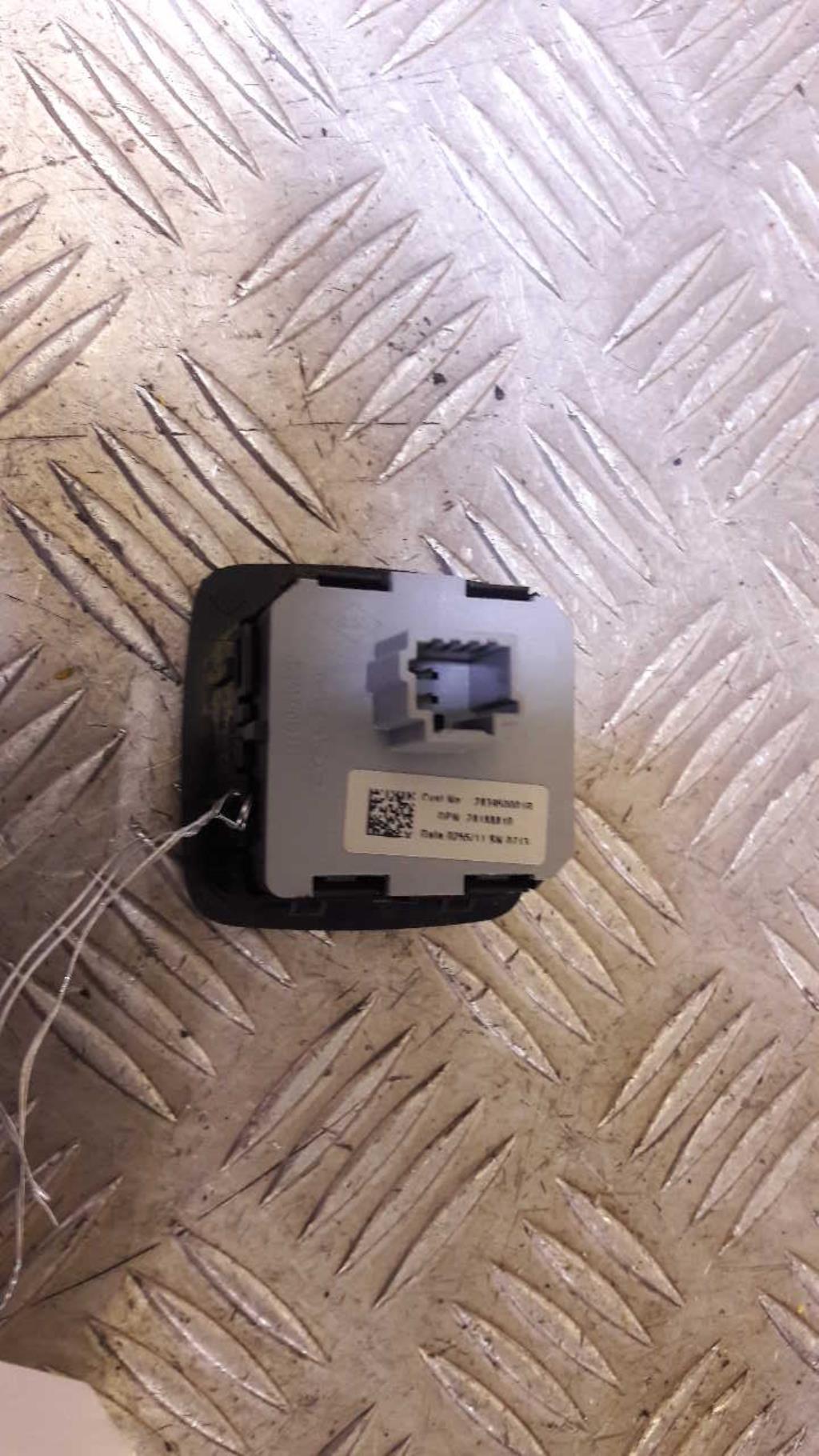 Commande retroviseurs RENAULT SCENIC 3 PHASE 1 Diesel - 1