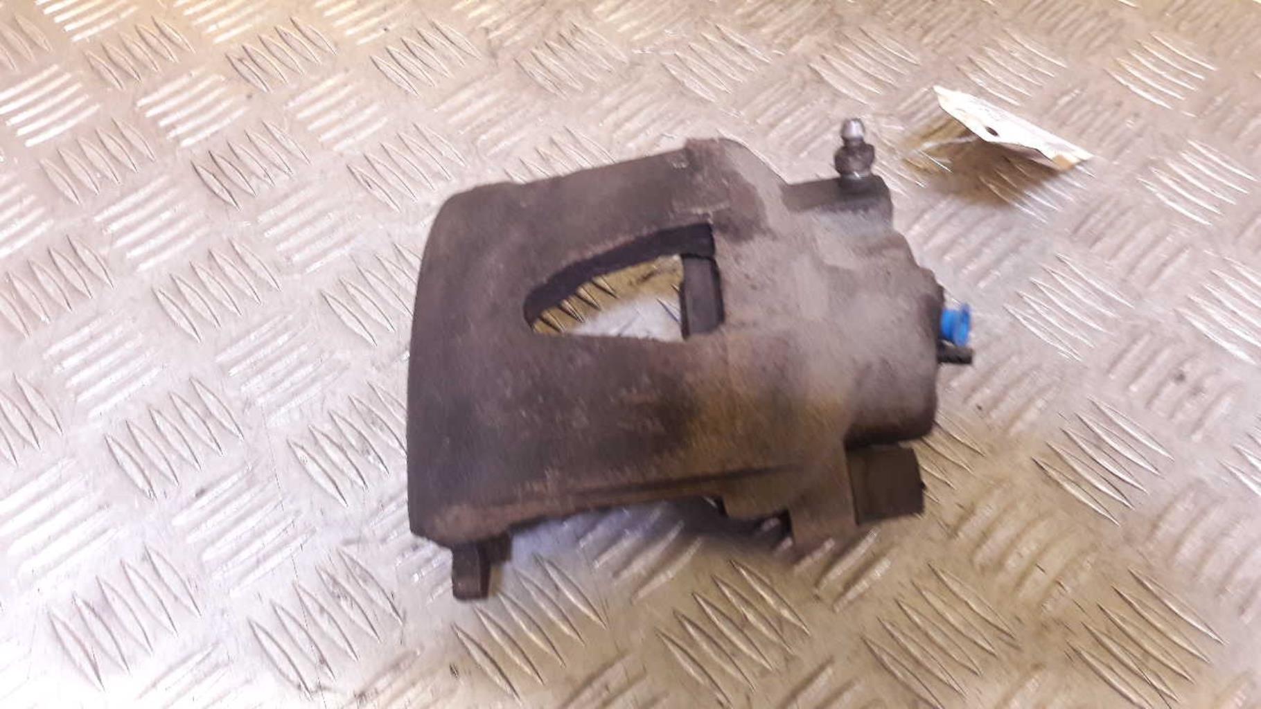 Etrier avant droit (freinage) VOLKSWAGEN FOX Essence - 1