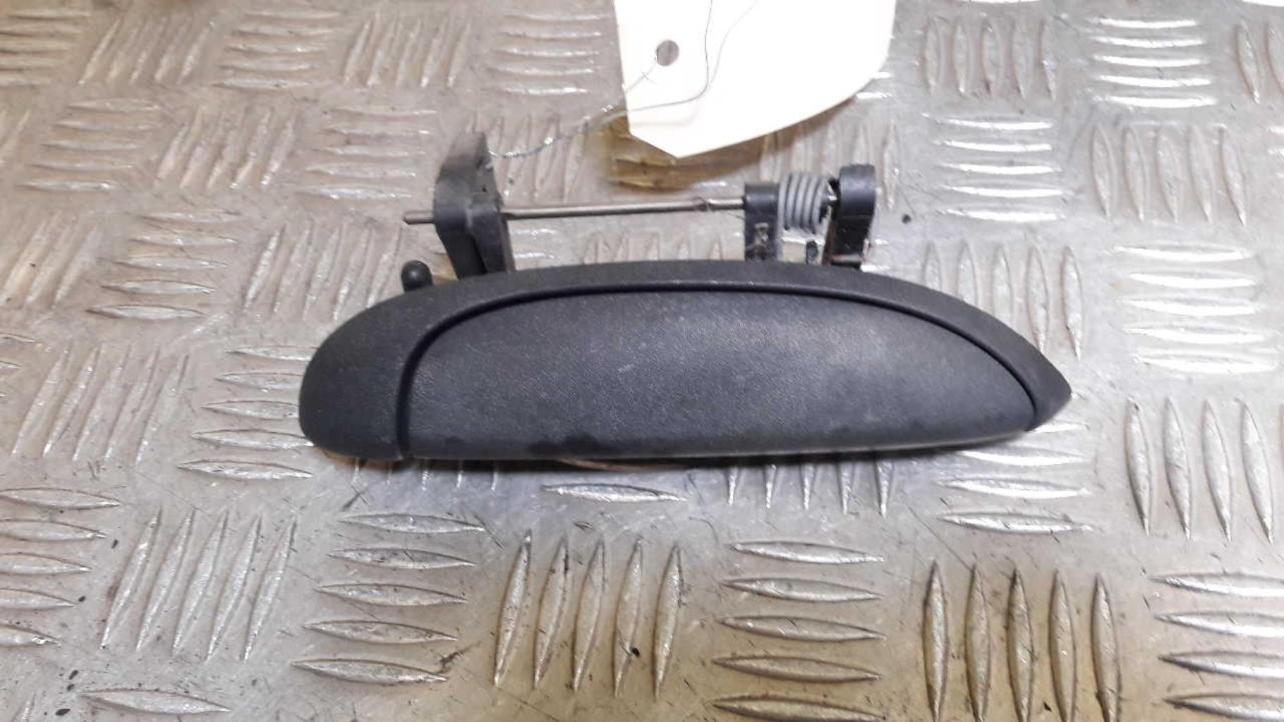 Poignee porte avant droit RENAULT CLIO 2 PHASE 2 Essence - 1