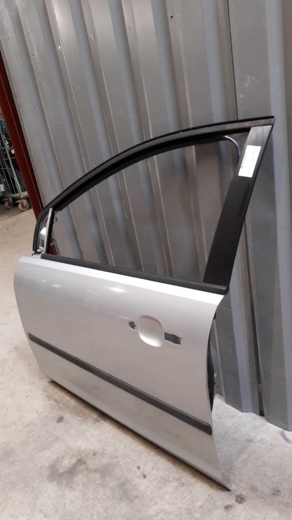 Porte avant gauche FORD FOCUS 2 PHASE 1 Diesel - 1