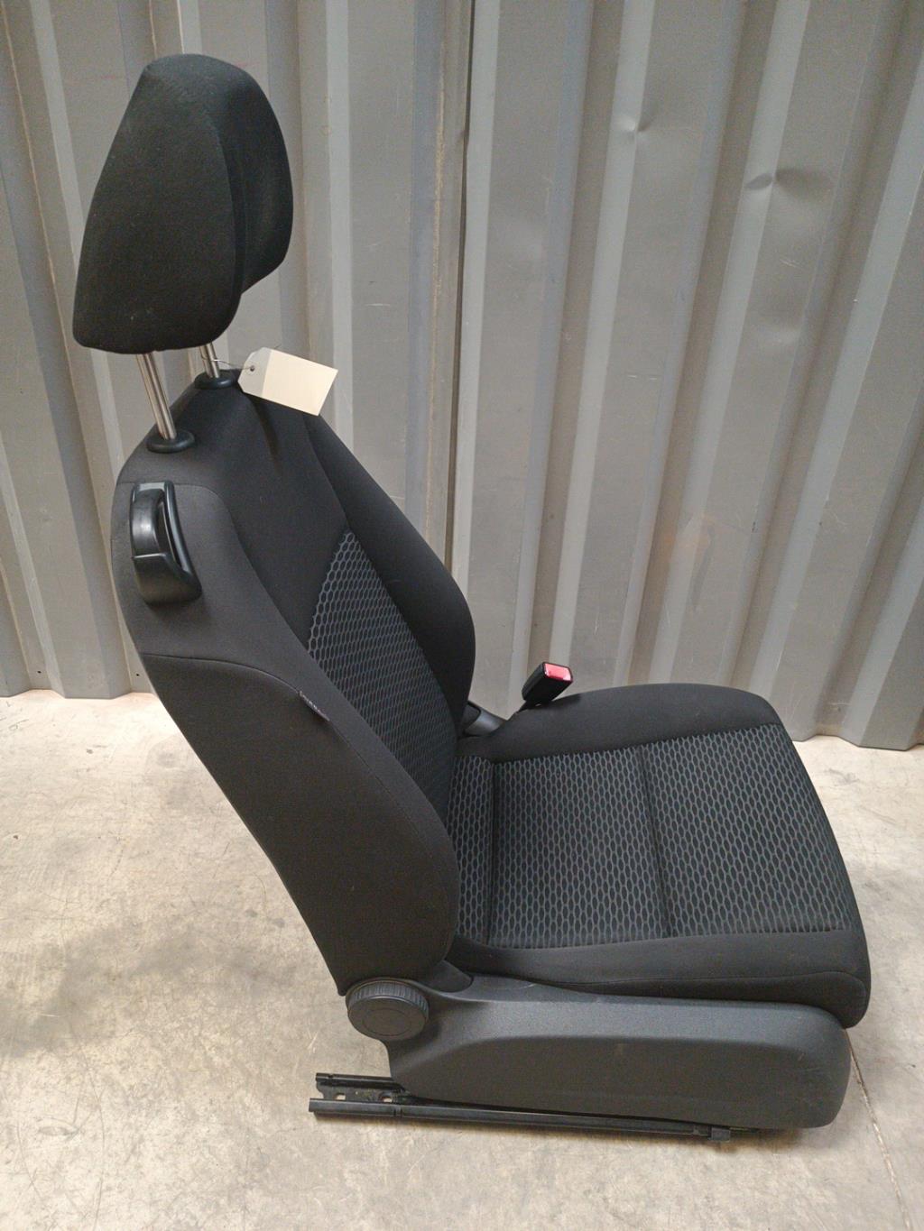 Siege avant droit VOLKSWAGEN GOLF 6 BREAK Diesel - 1