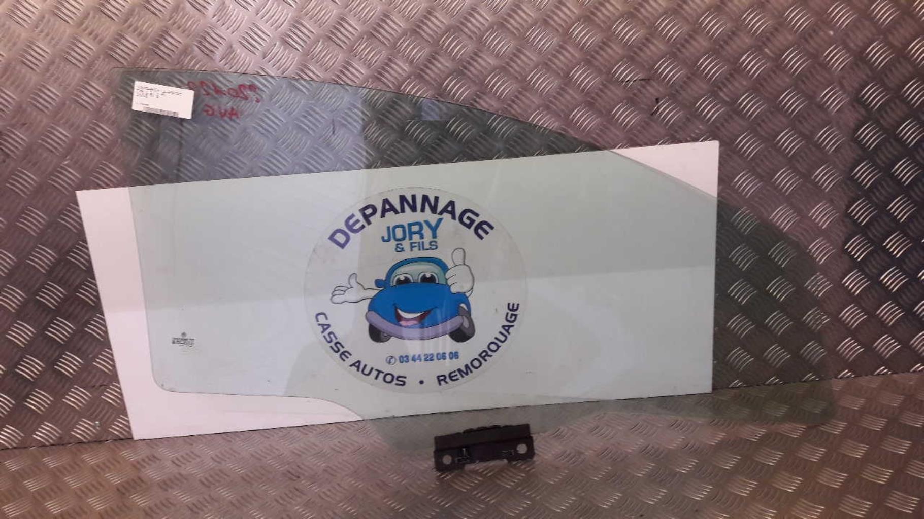 Vitre avant gauche VOLKSWAGEN FOX Essence - 1