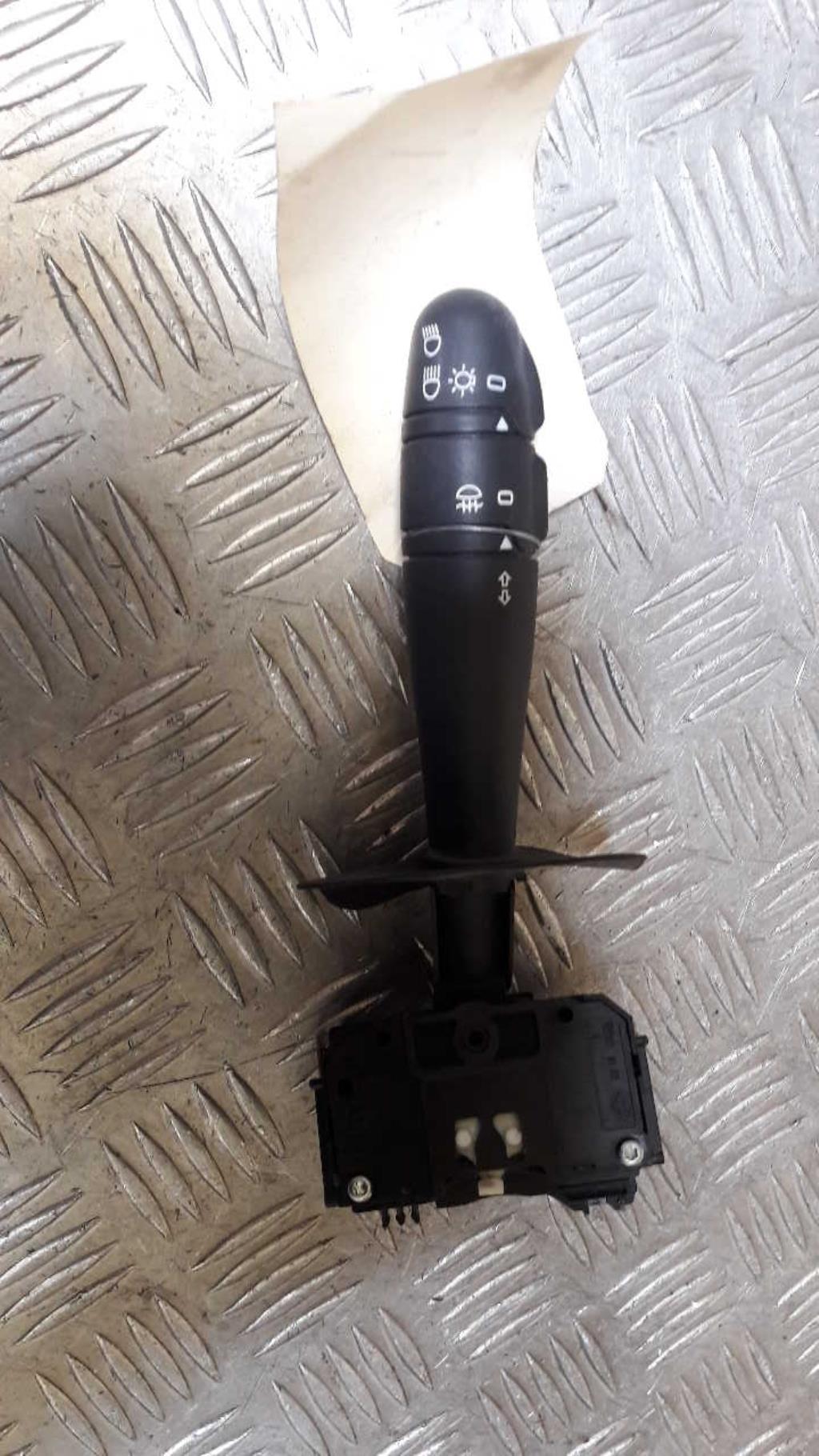 Commodo phare RENAULT CLIO 2 PHASE 2 Essence - 1