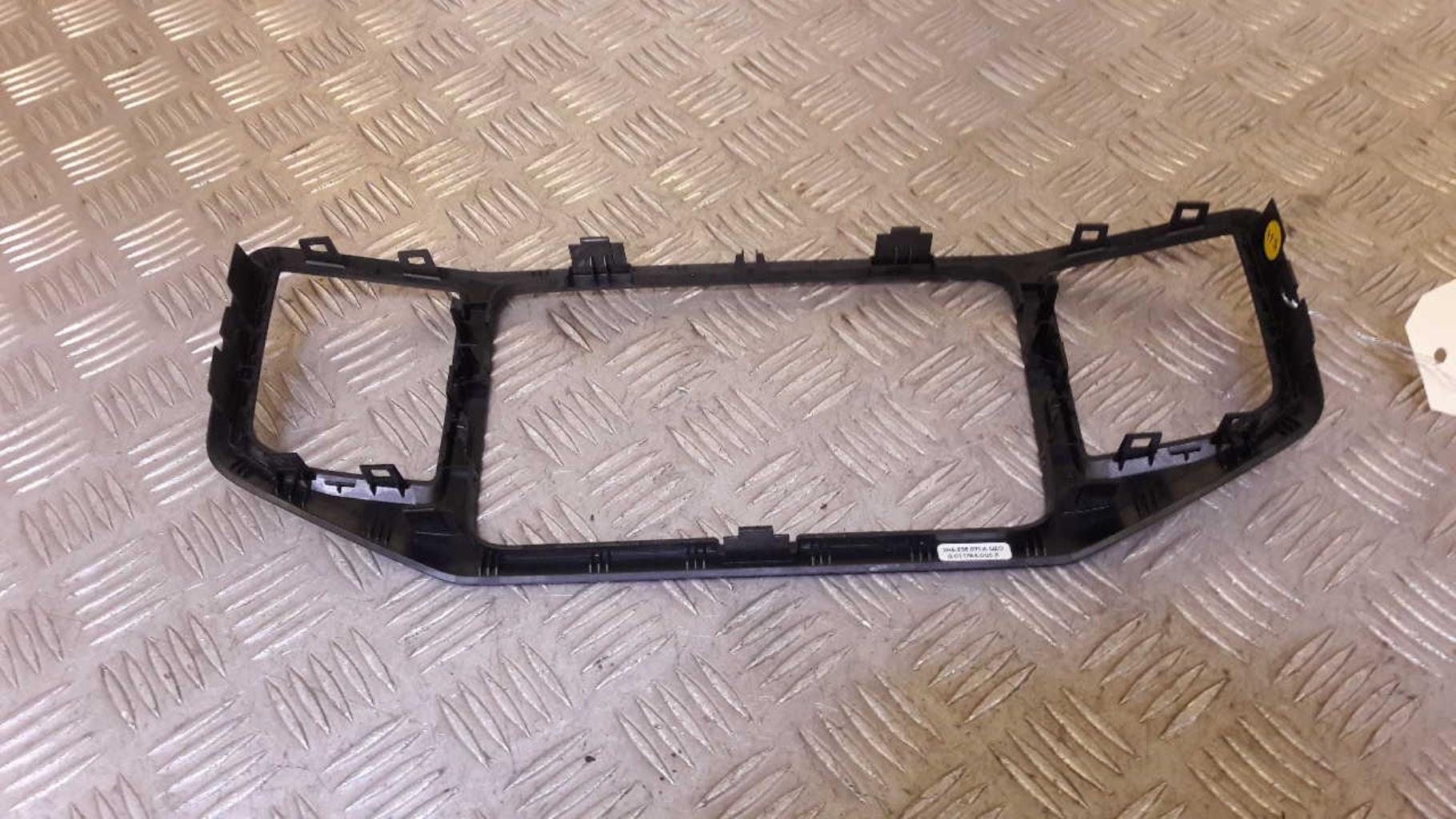 Console central (interieur plastique) VOLKSWAGEN AMAROK PHASE 2 Diesel - 1