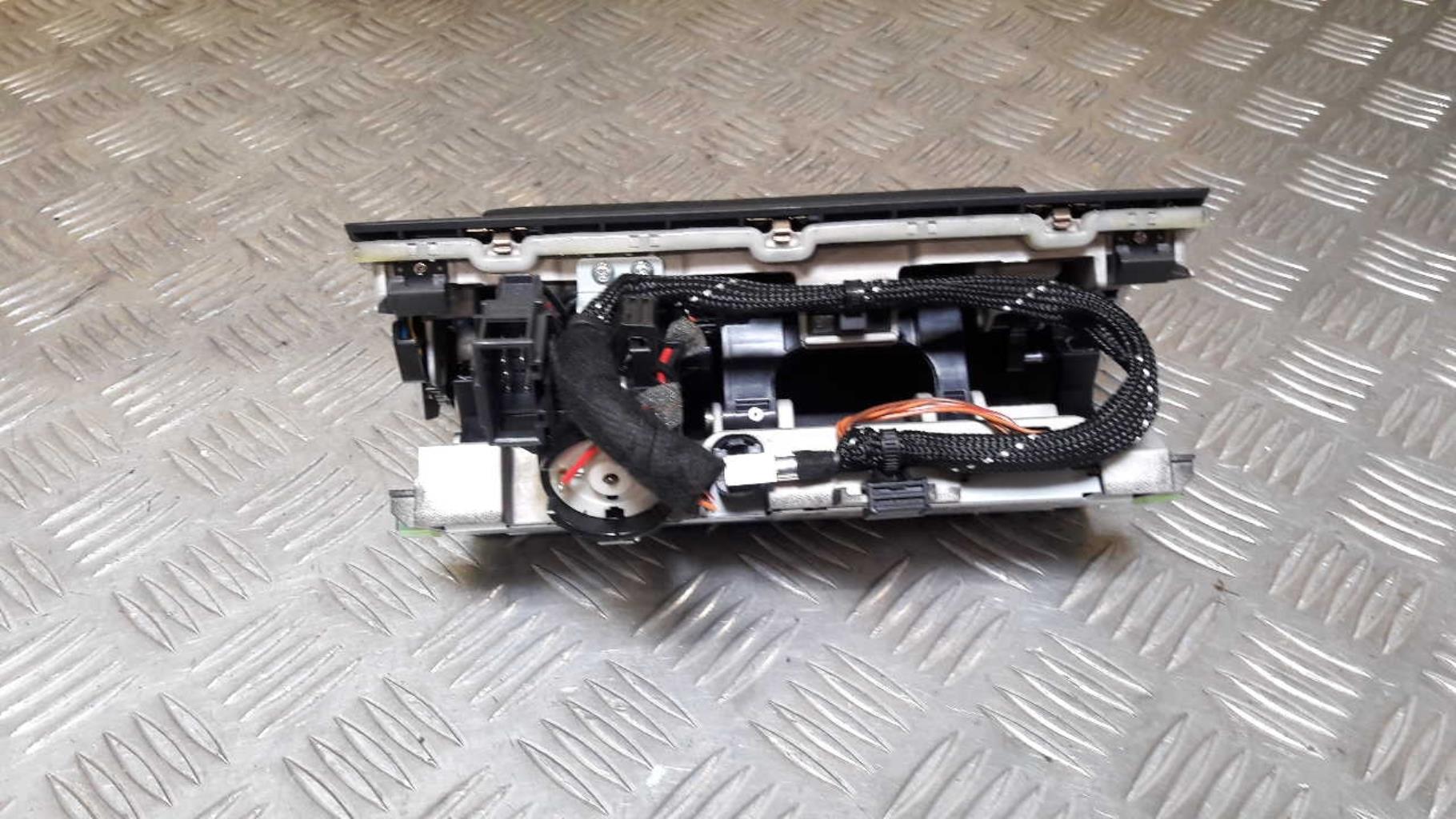 Ecran GPS AUDI A3 3 SPORTBACK PHASE 2  - 1