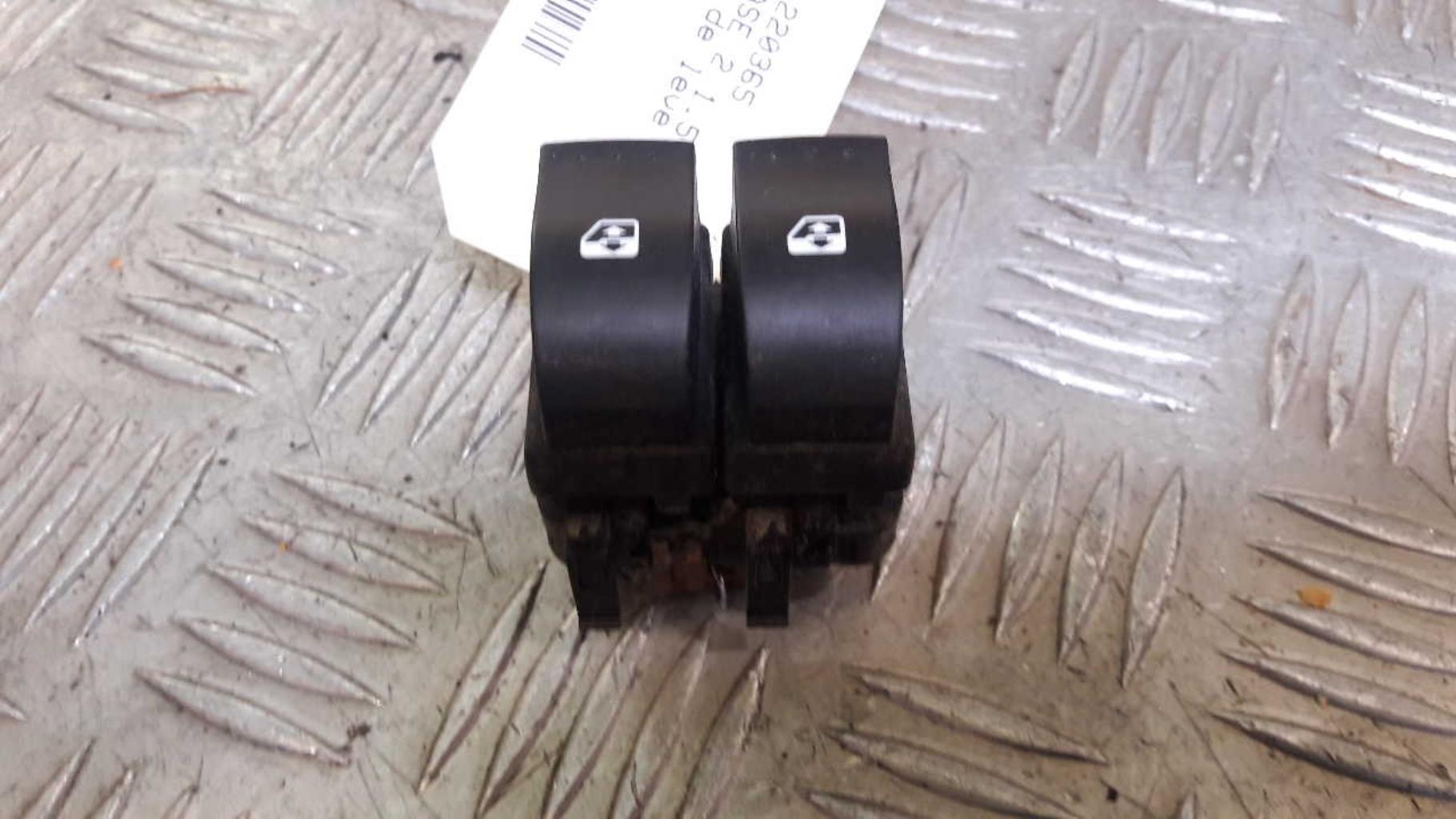 Interrupteur de leve vitre RENAULT SCENIC 2 PHASE 2 Diesel - 1