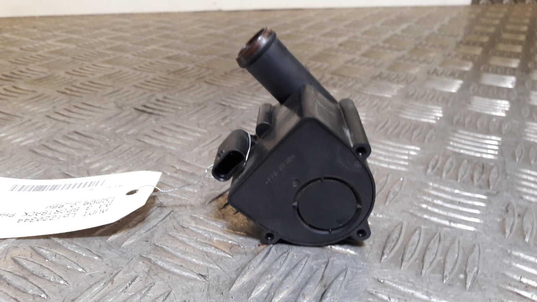 Pompe à eau AUDI A3 3 SPORTBACK PHASE 2  - 1