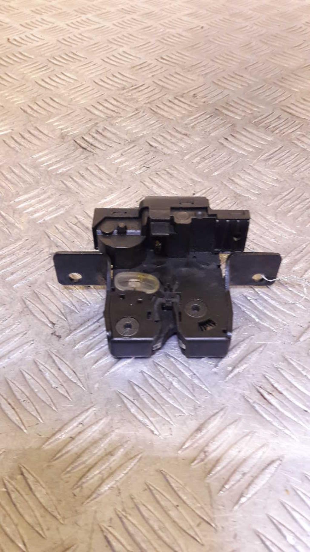Serrure de hayon RENAULT CLIO 3 PHASE 2 Diesel - 1