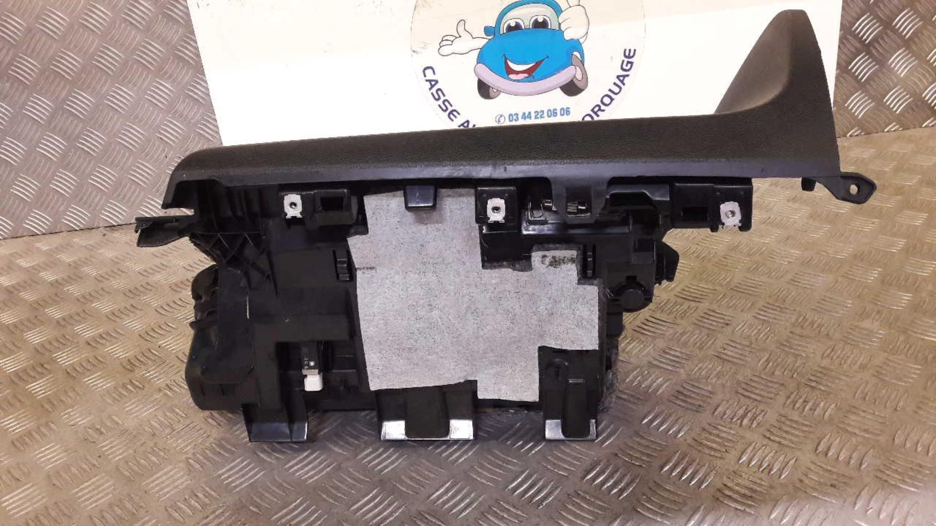 Boite a gants BMW SERIE 1 E87 PHASE 2 Diesel - 1