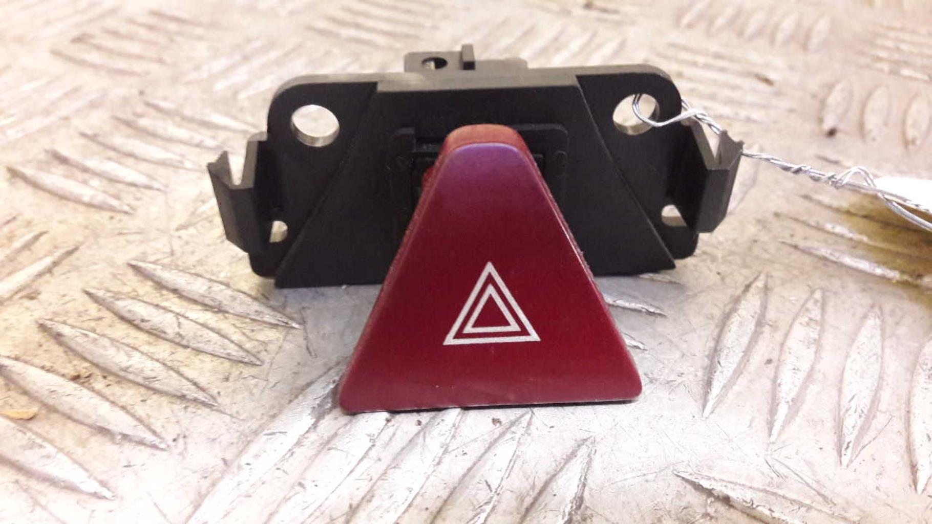 Bouton de warning PEUGEOT 307 PHASE 2 BREAK Diesel - 1