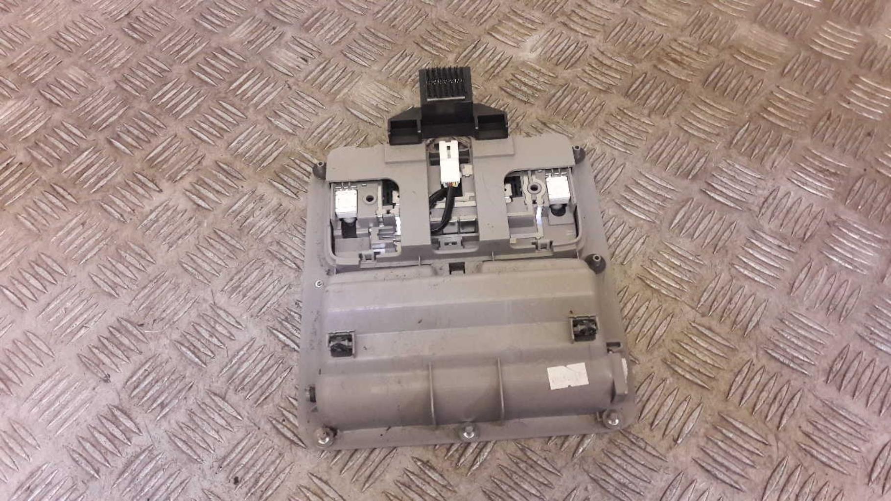 Eclairage de plafonnier NISSAN X-TRAIL 2 PHASE 2 Diesel - 1