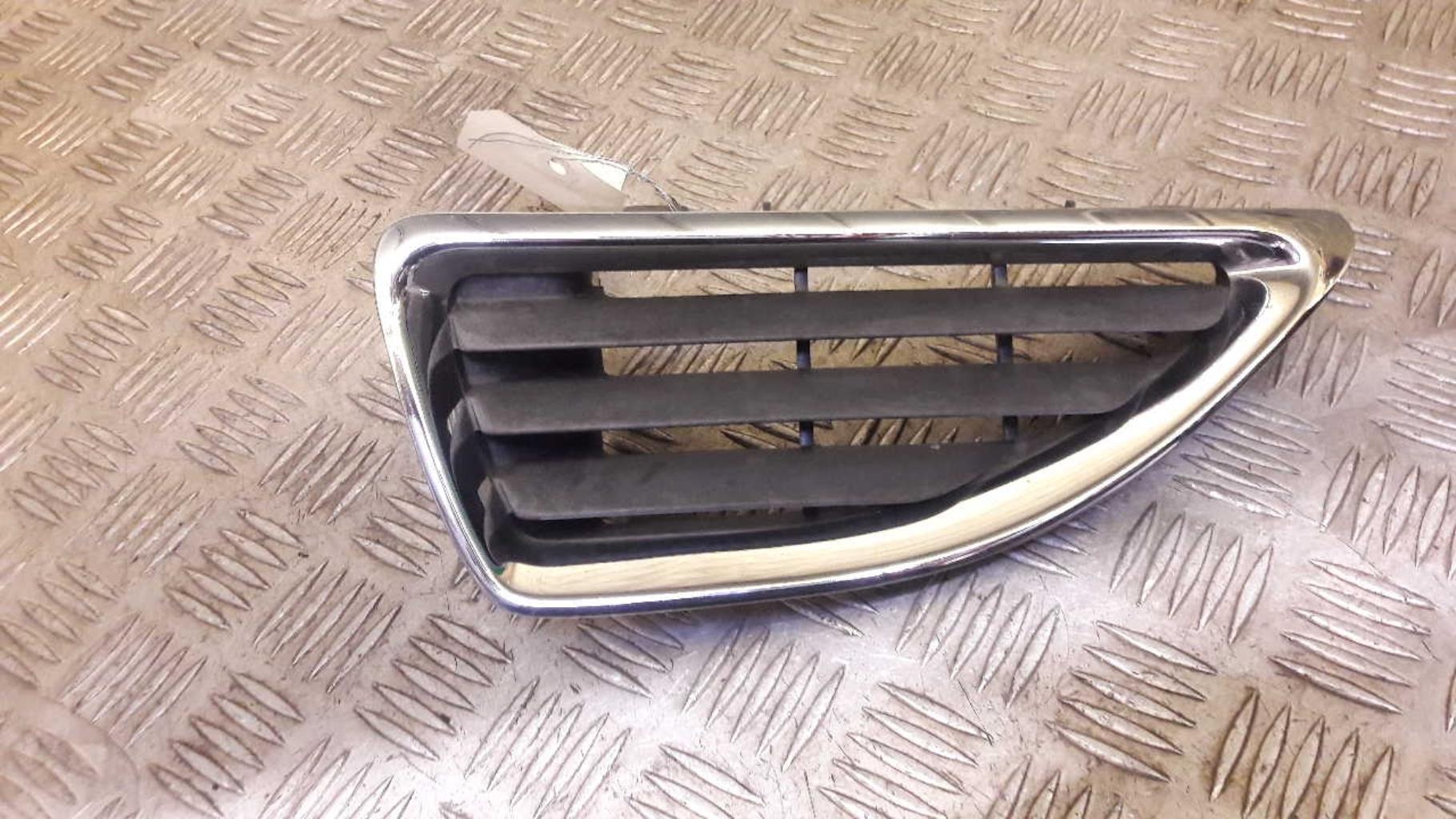 Grille de calandre gauche RENAULT MEGANE 1 PHASE 2 Essence - 1