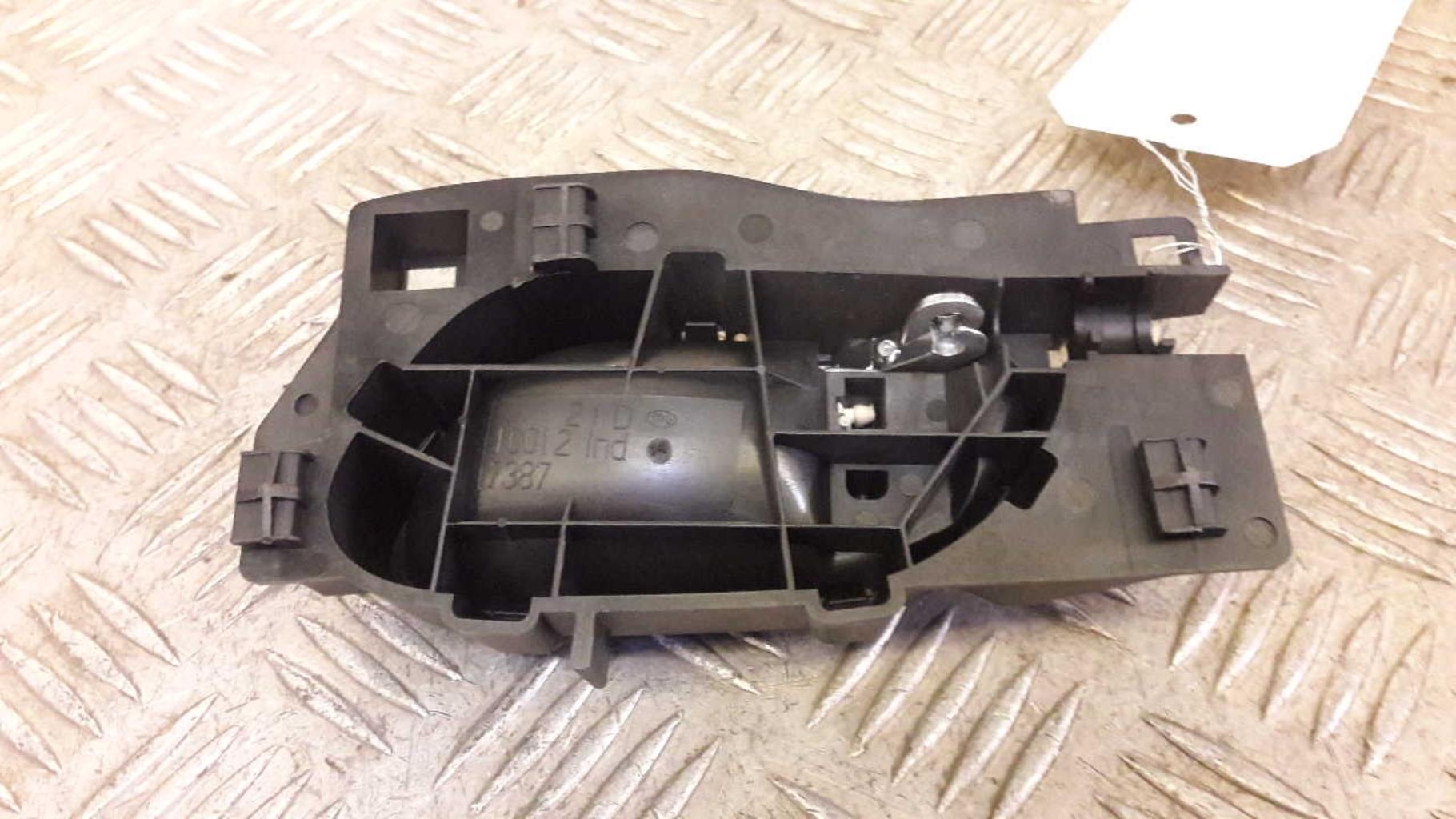 Poignee interieur arriere droit CITROEN C6 Diesel - 1