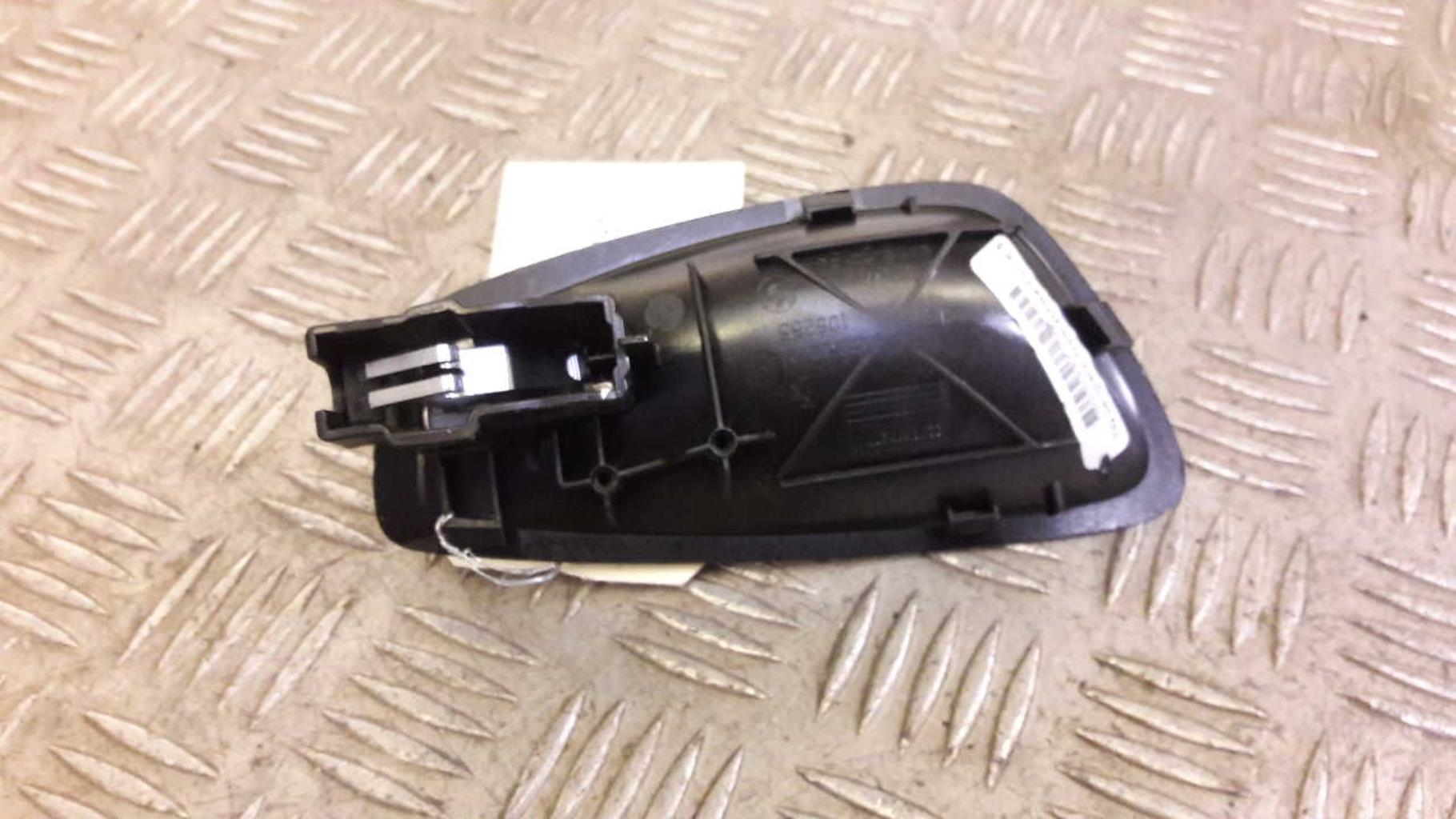 Poignee interieur avant gauche BMW SERIE 1 E87 PHASE 2 Diesel - 1