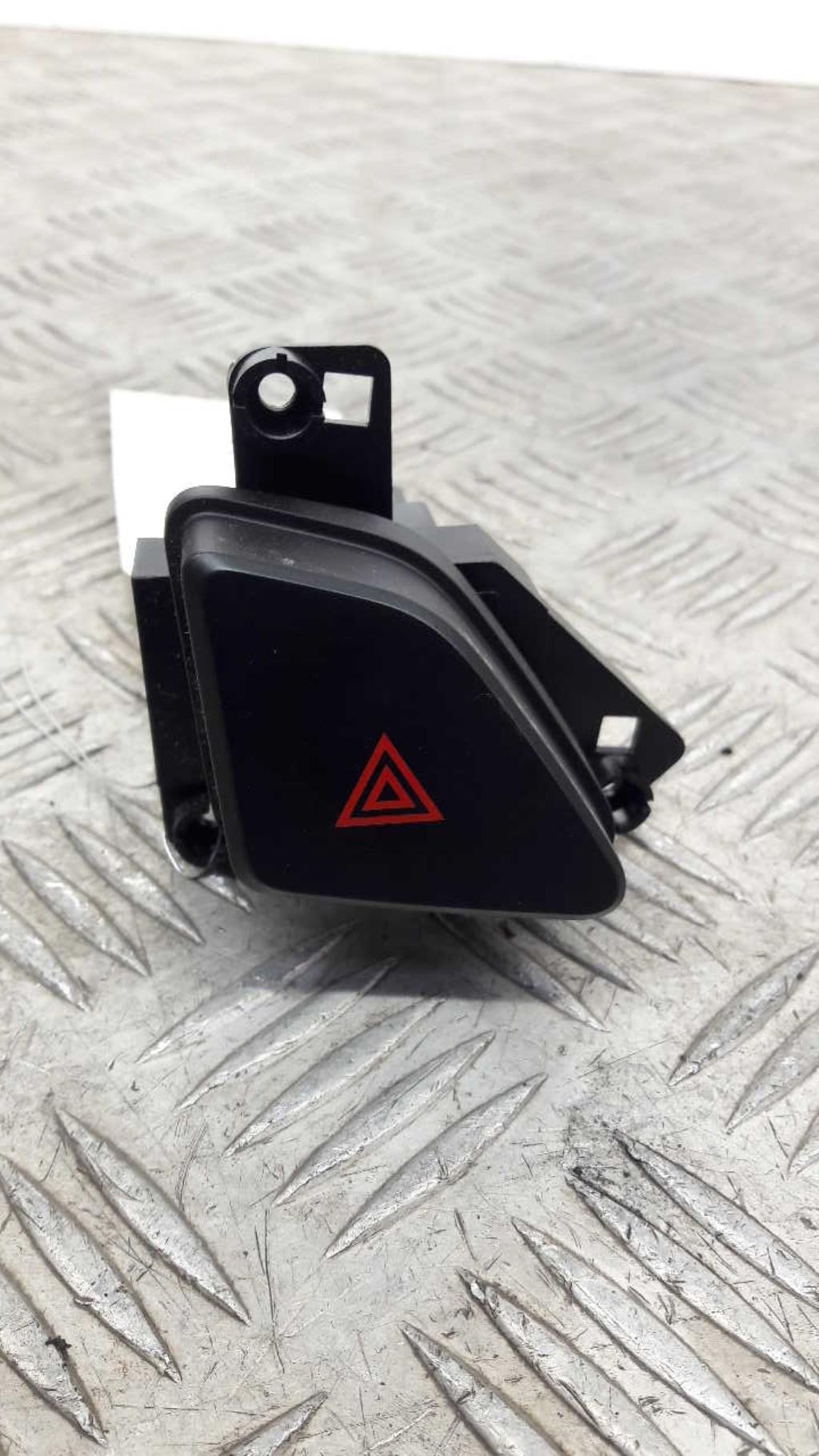 Bouton de warning HYUNDAI I 30 1 PHASE 1 BREAK Diesel - 1