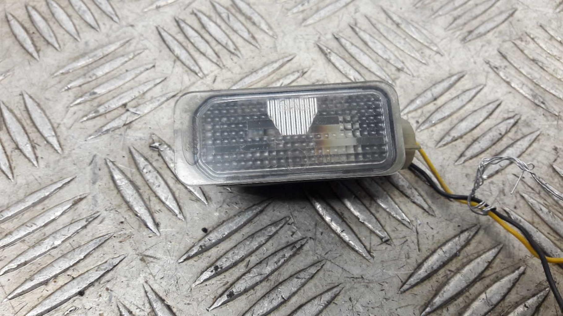 Eclairage de plaque FORD FIESTA 6 PHASE 1 Diesel - 1