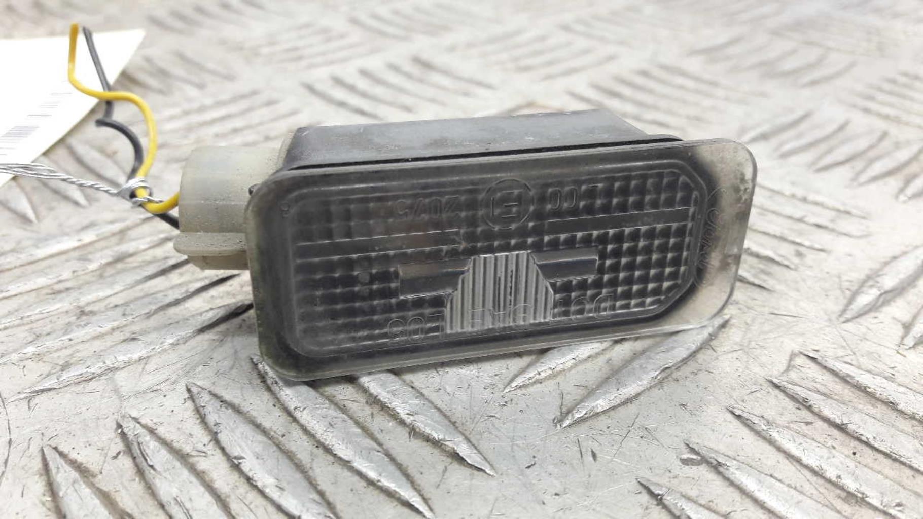 Eclairage de plaque FORD FIESTA 6 PHASE 1 Diesel - 1