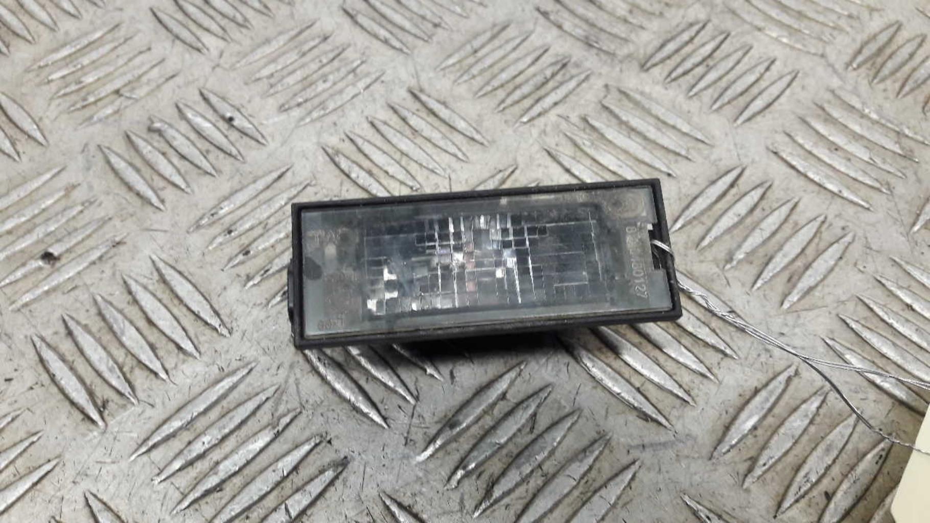 Eclairage de plaque RENAULT CLIO 3 PHASE 2 Diesel - 1