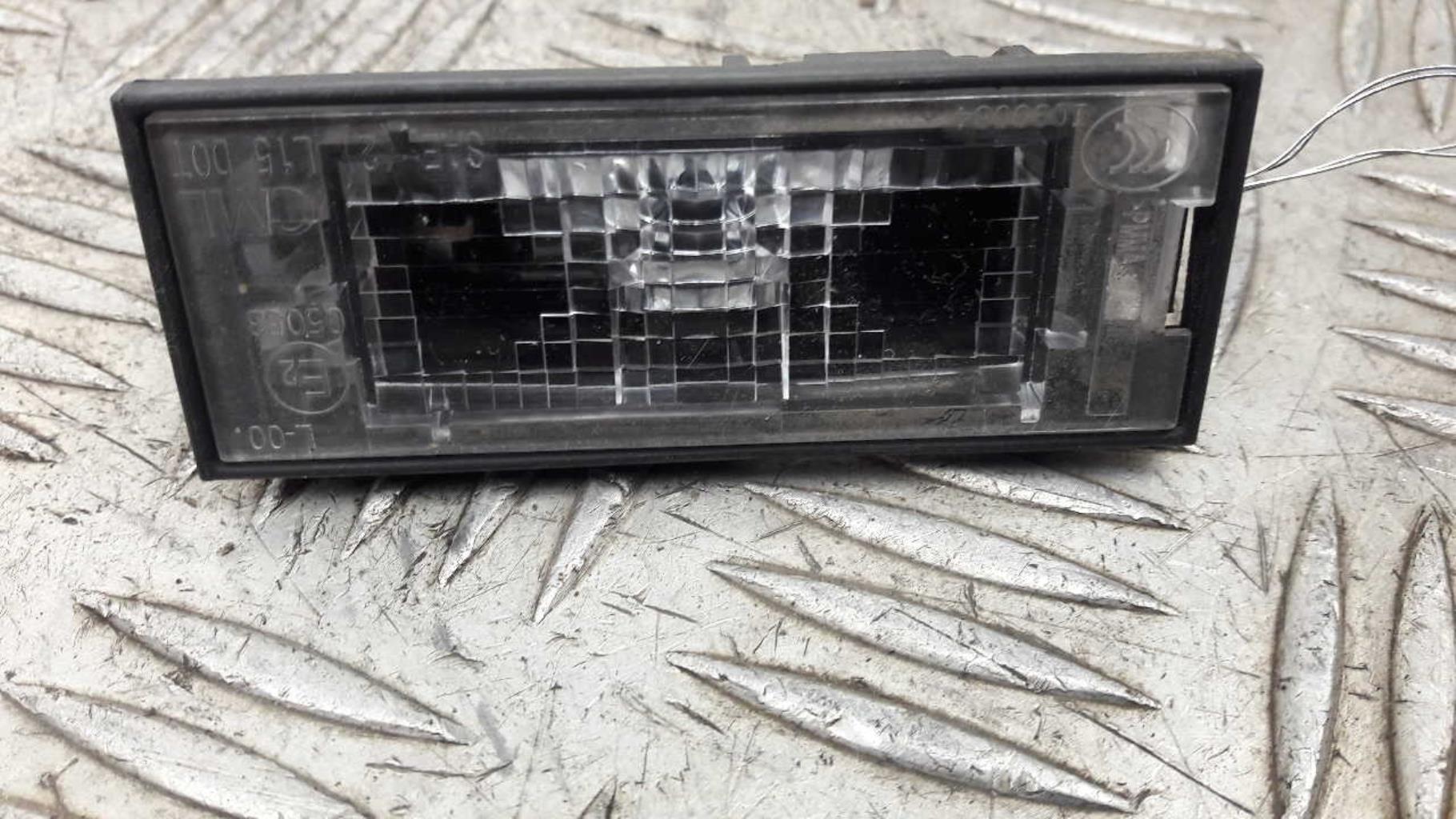 Eclairage de plaque RENAULT CLIO 4 PHASE 1 Diesel - 1