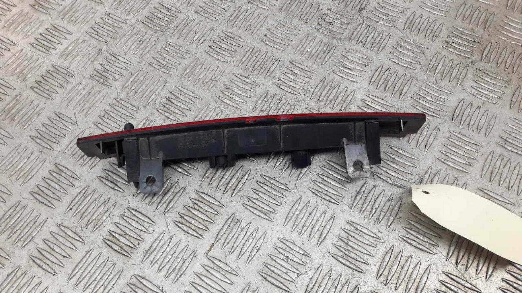 Feu arriere stop central RENAULT CLIO 4 PHASE 1 Diesel - 1
