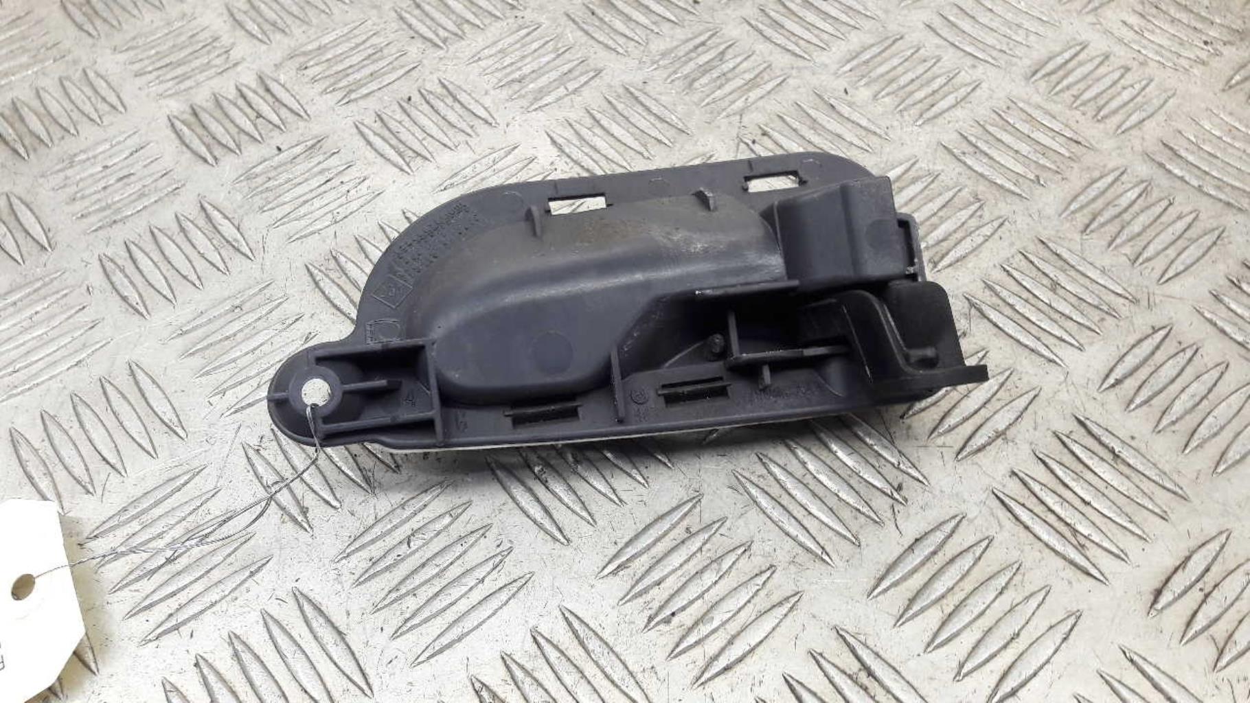 Poignee interieur arriere gauche RENAULT ESPACE 3 Essence - 1