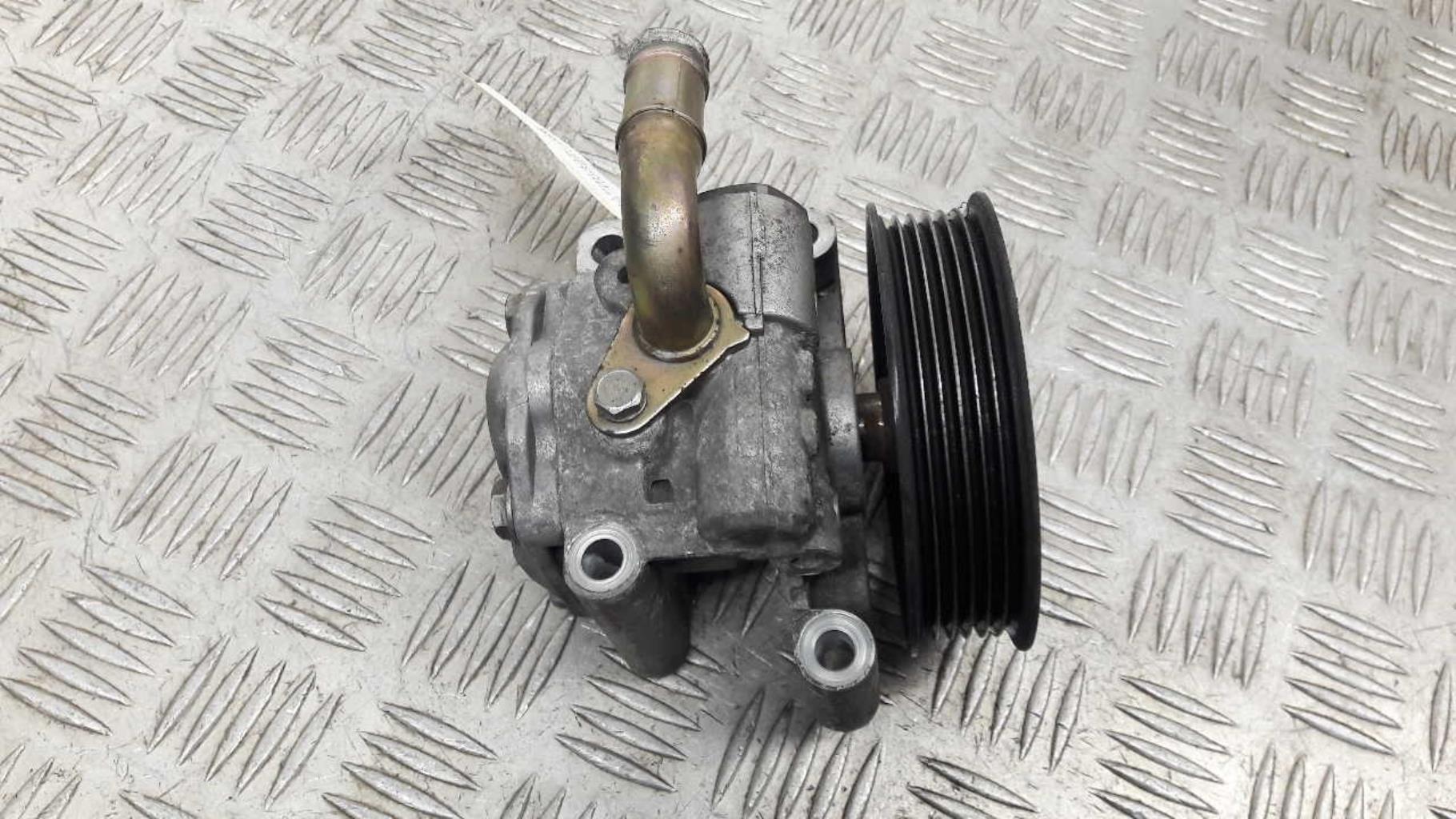 Pompe de direction FORD FIESTA 5 PHASE 1 Essence - 1