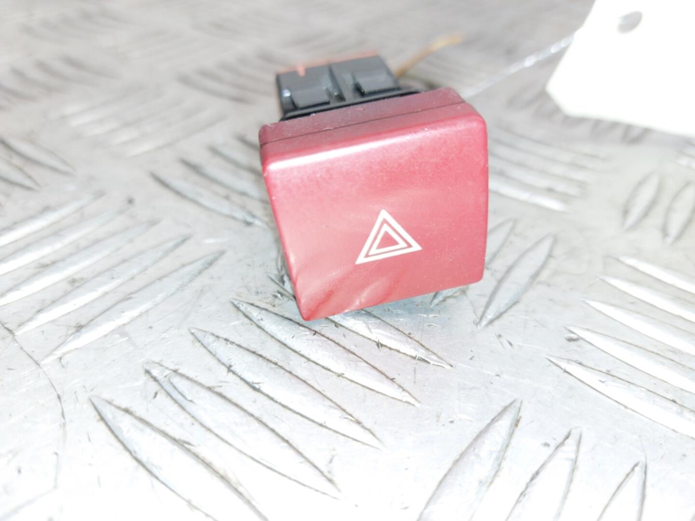 Bouton de warning PEUGEOT PARTNER 2 PHASE 1 Diesel - 1