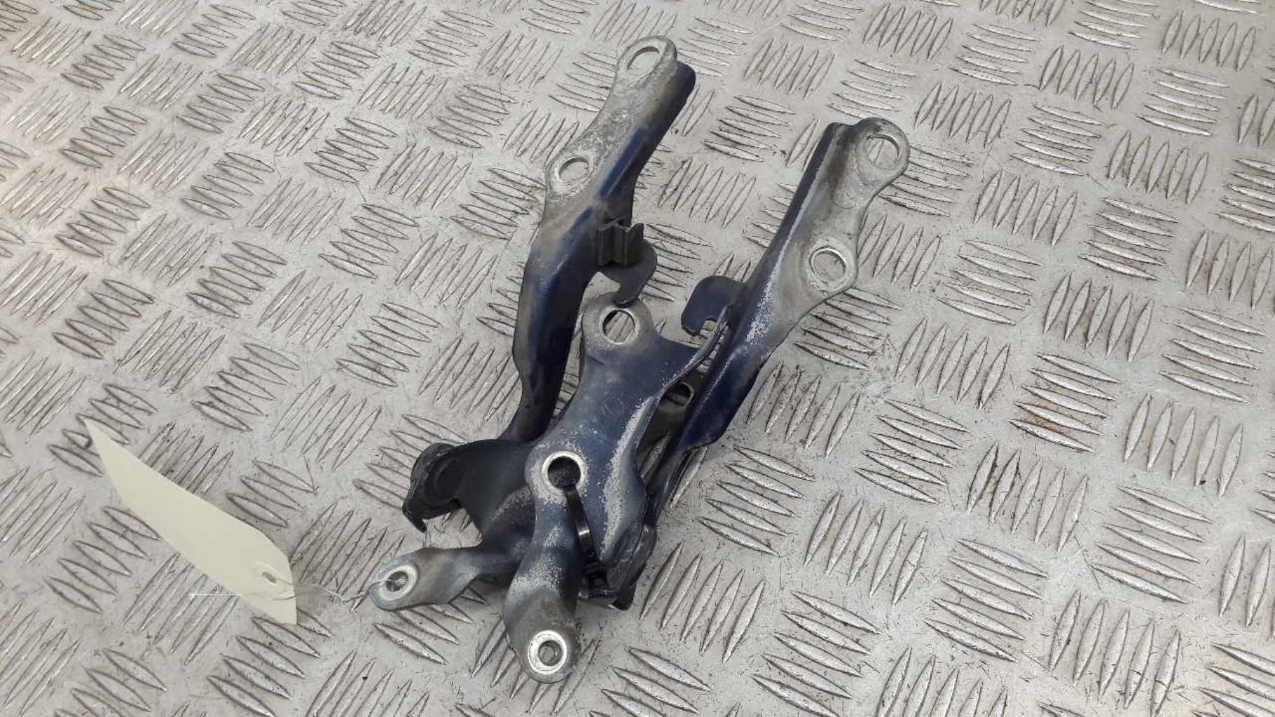 Charniere de capot TOYOTA COROLLA VERSO 1 Diesel - 1