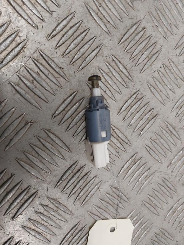 Contacteur feu stop RENAULT TWINGO 2 PHASE 2 Diesel - 1