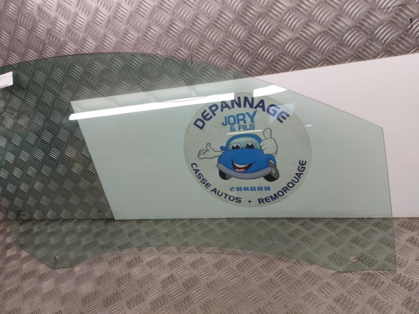 Vitre avant droit RENAULT CLIO 3 PHASE 1 Essence - 1