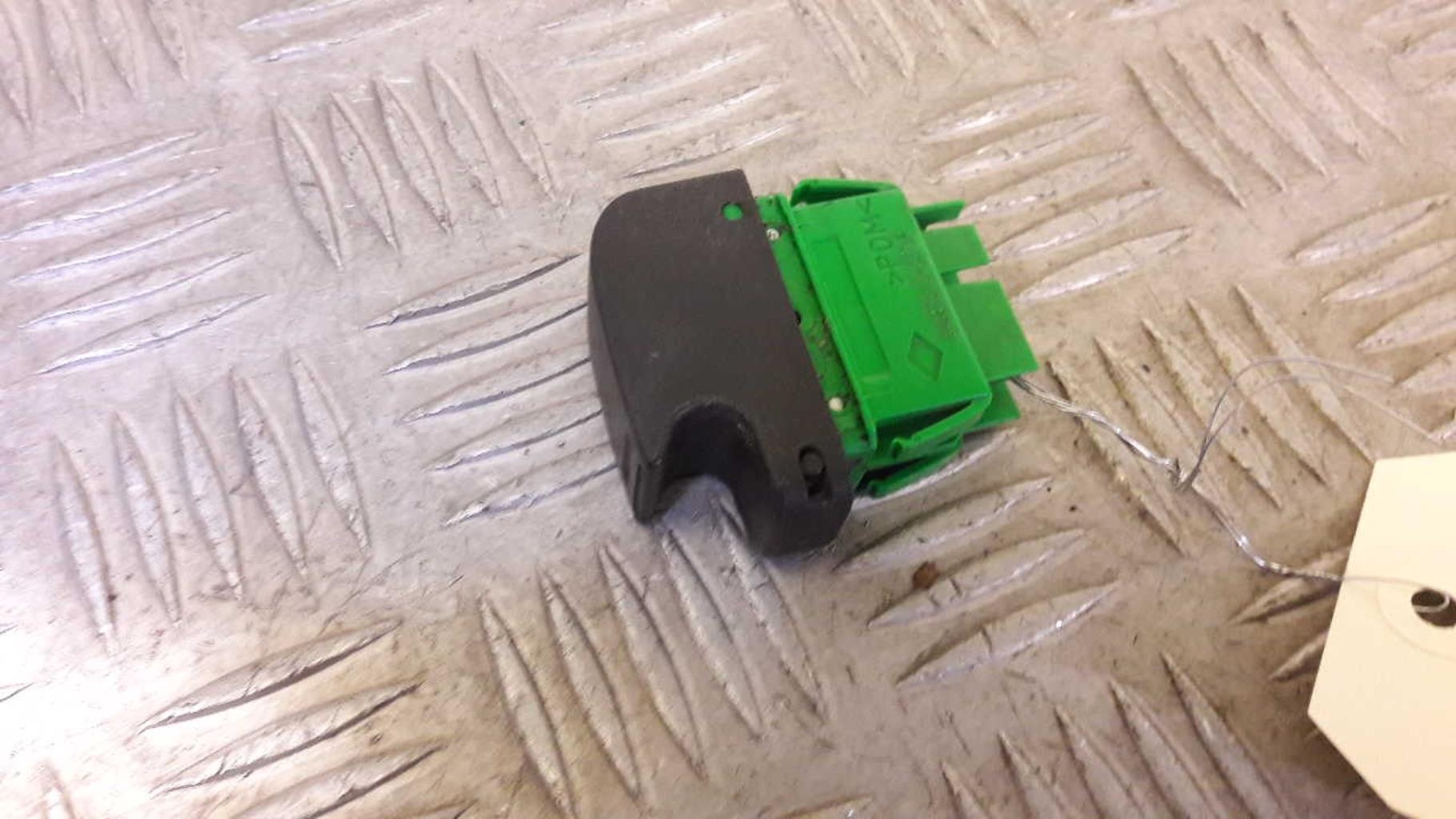 Bouton/Interrupteur PEUGEOT 107 PHASE 1 Essence - 1