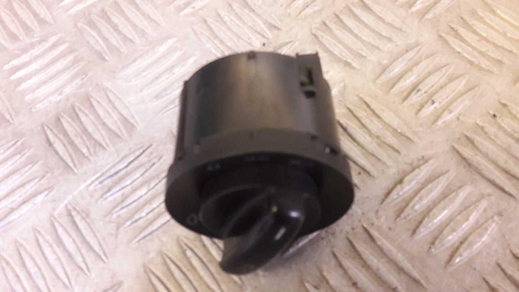 Commande de phare VOLKSWAGEN CADDY 3 PHASE 1 Diesel - 1