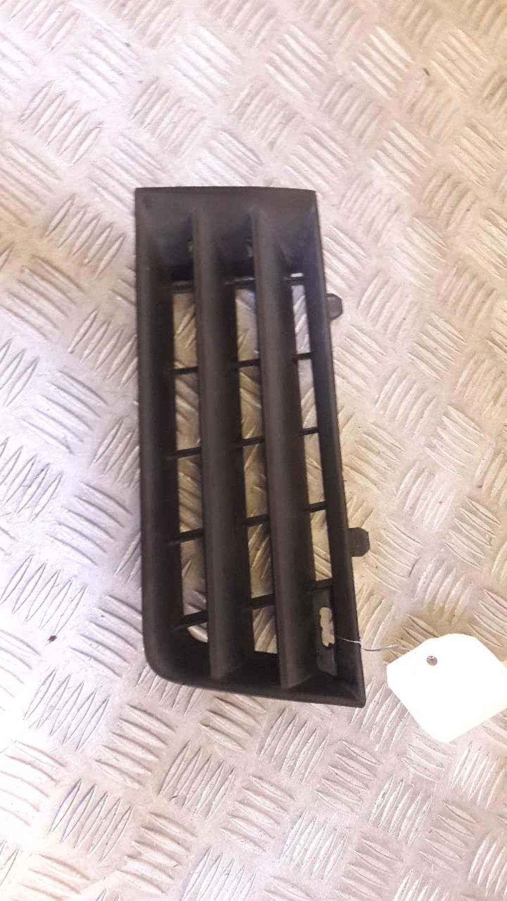 Grille de calandre gauche RENAULT MEGANE 2 PHASE 1 Essence - 1