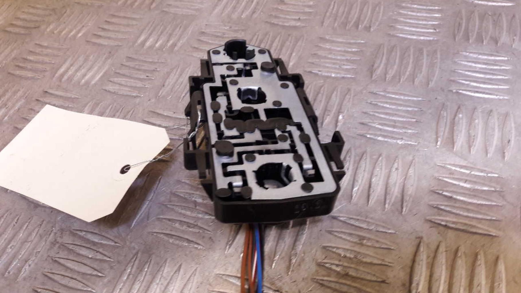 Platine feu arriere droit AUDI A6 2 PHASE 2 Essence - 1