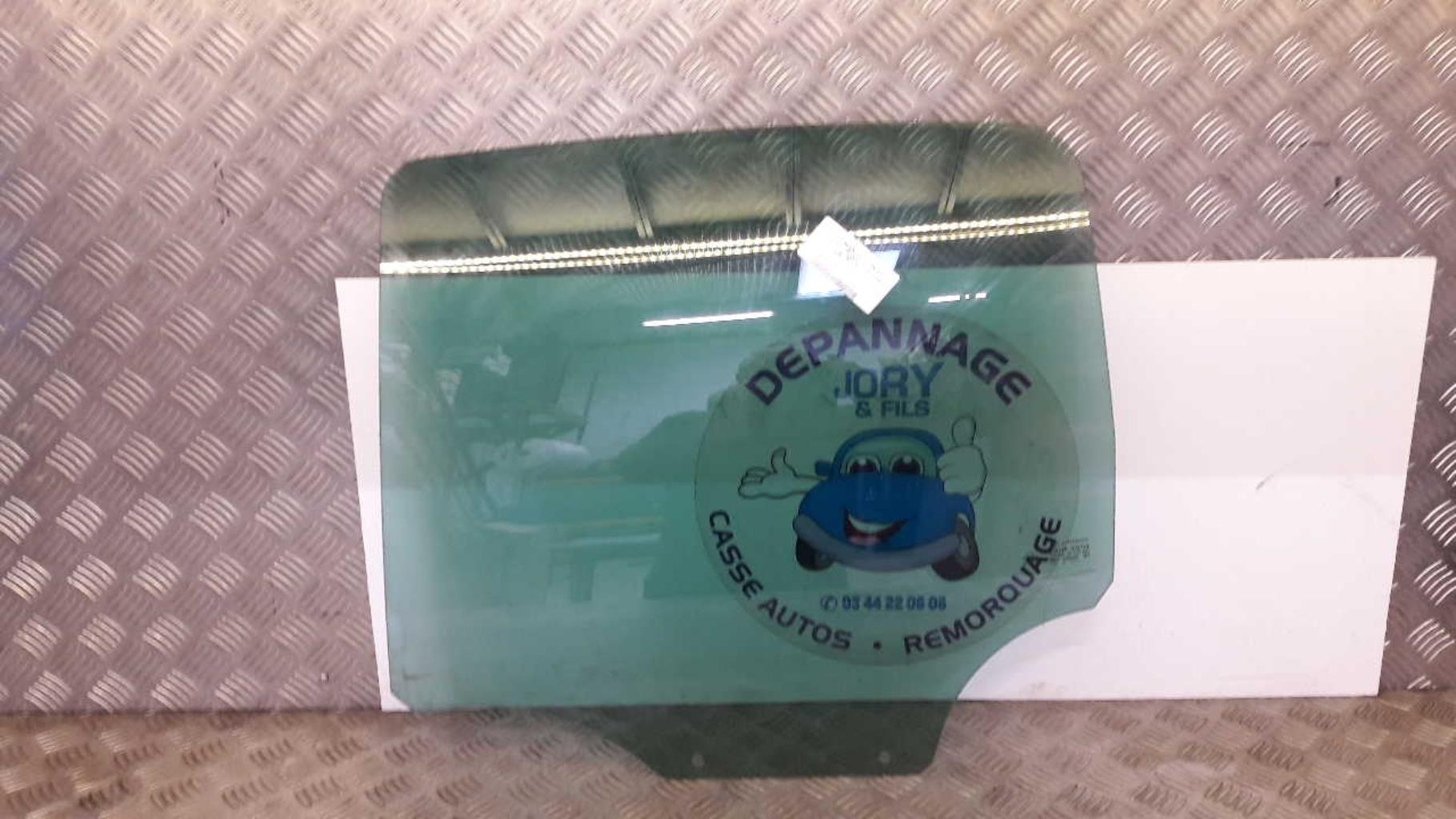 Vitre arriere gauche CITROEN C3 2 PHASE 1 Diesel - 1