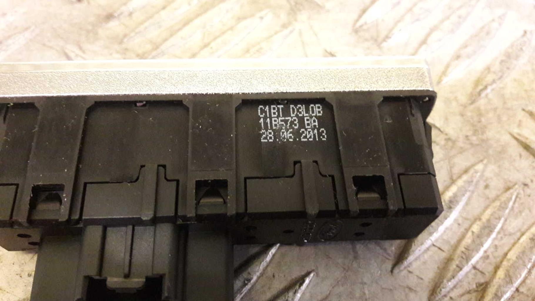Bouton/Interrupteur FORD FIESTA 6 PHASE 2 Essence - 1