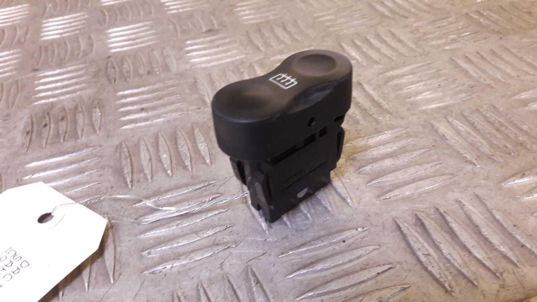 Commande degivrage lunette arriere DACIA SANDERO 1 Diesel - 1